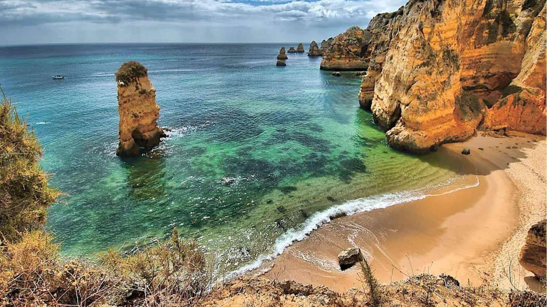 Perlengkapan penting untuk hiking di pesisir Lisbon: Apa yang harus dibawa dan cara mempersiapkannya