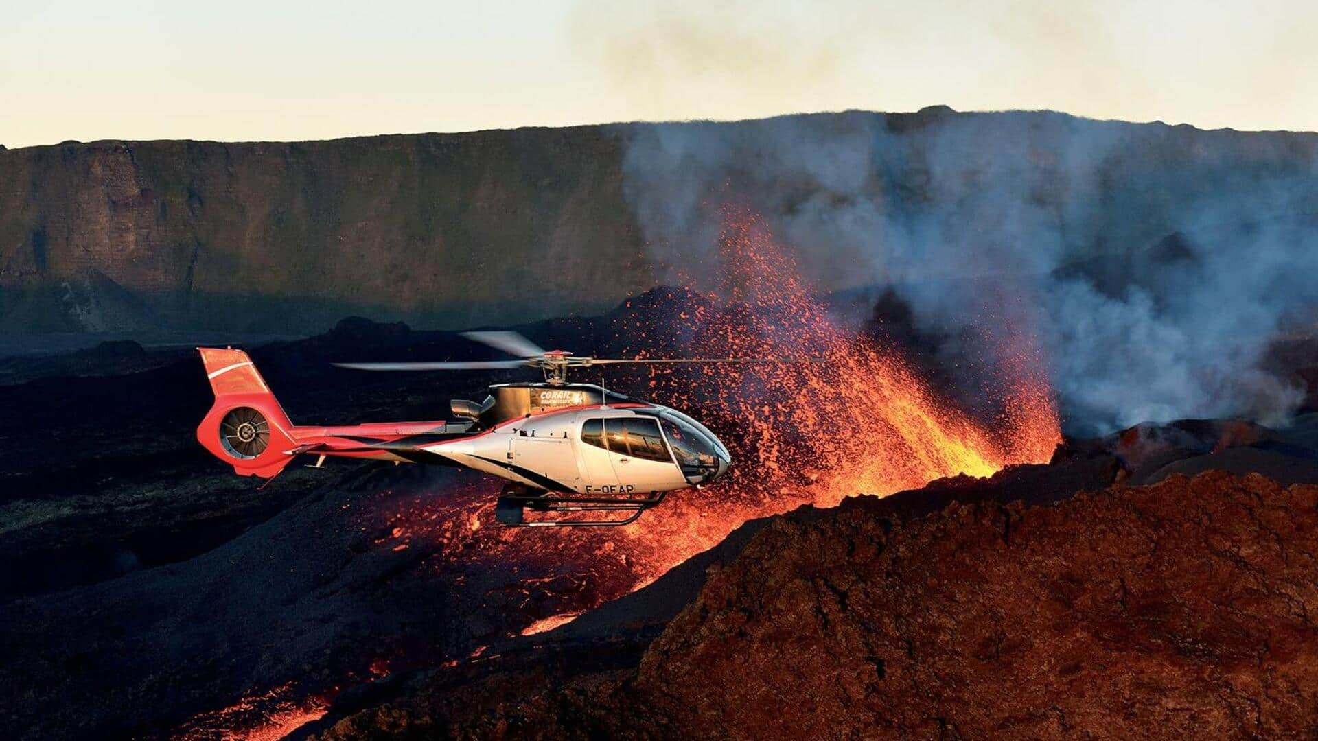 Melayang Dengan Helikopter Di Atas Gunung Berapi Pulau Reunion