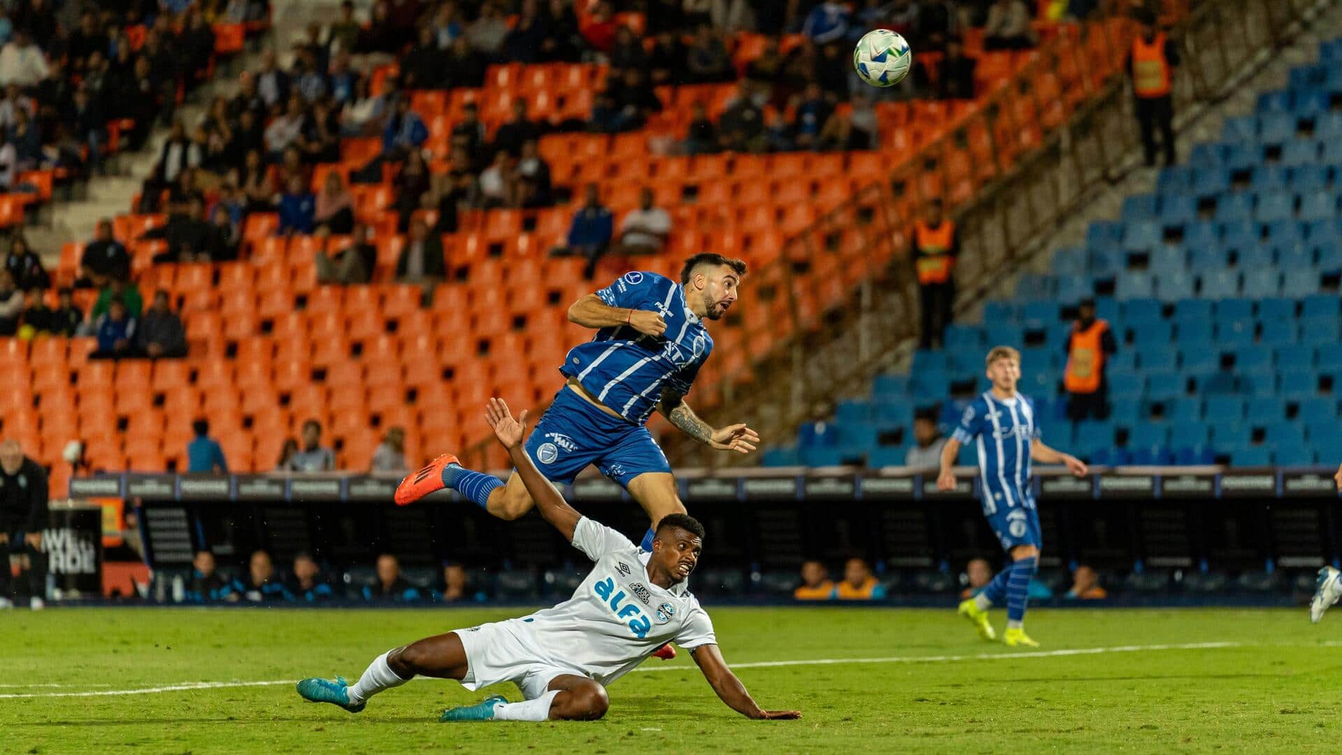 Mengapa pemain sepak bola bertukar kaos setelah pertandingan?