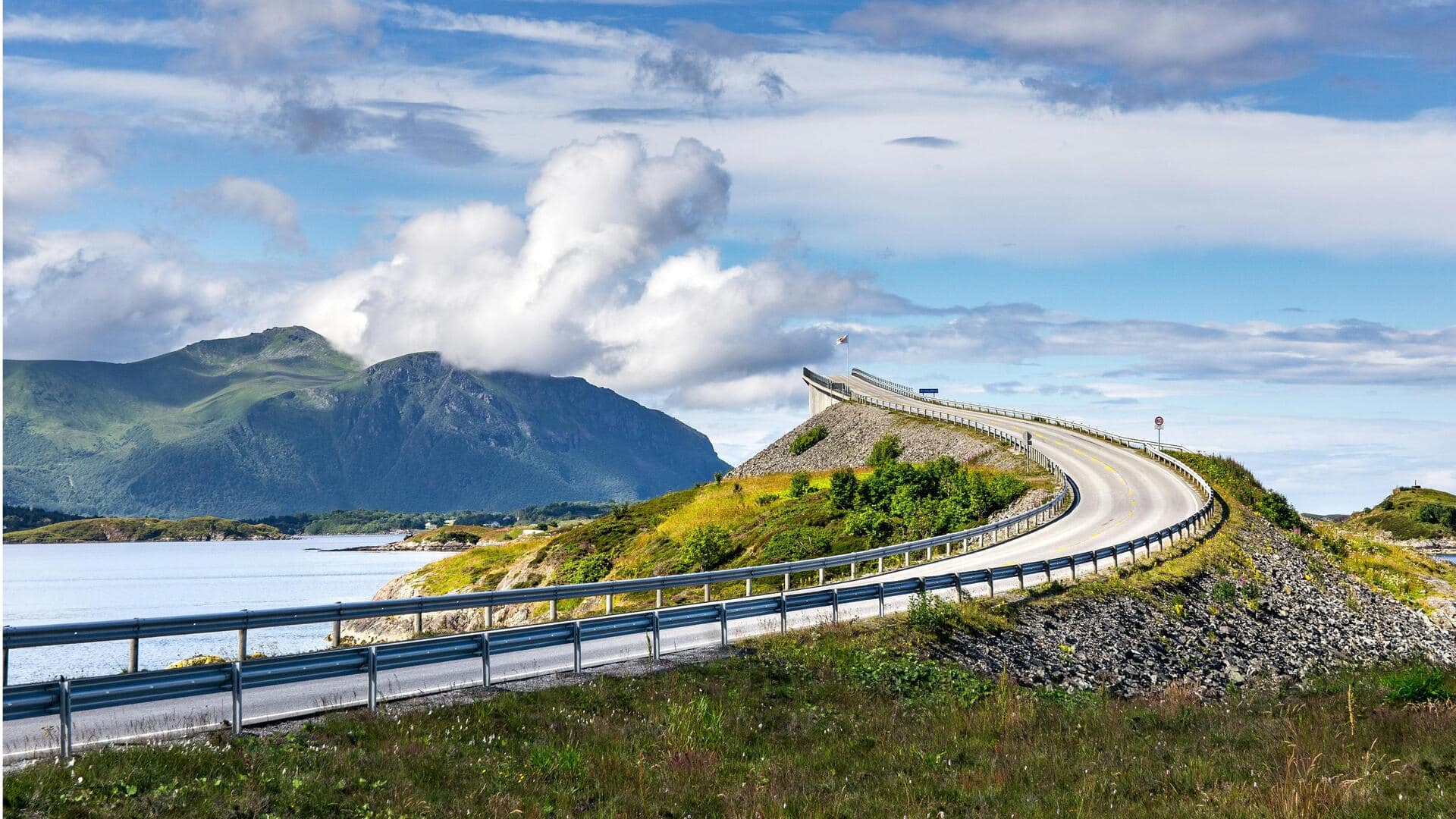 Menikmati Perjalanan Jalan Pesisir Norwegia
