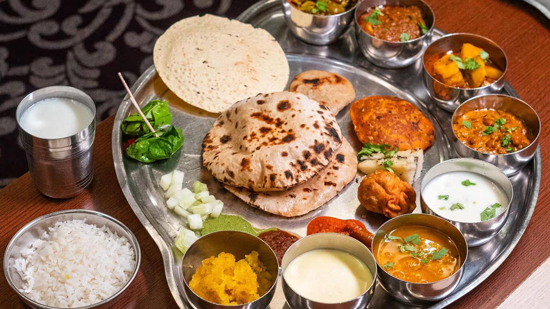 Menjelajahi Thali Vegetarian Terbaik di Gujarat
