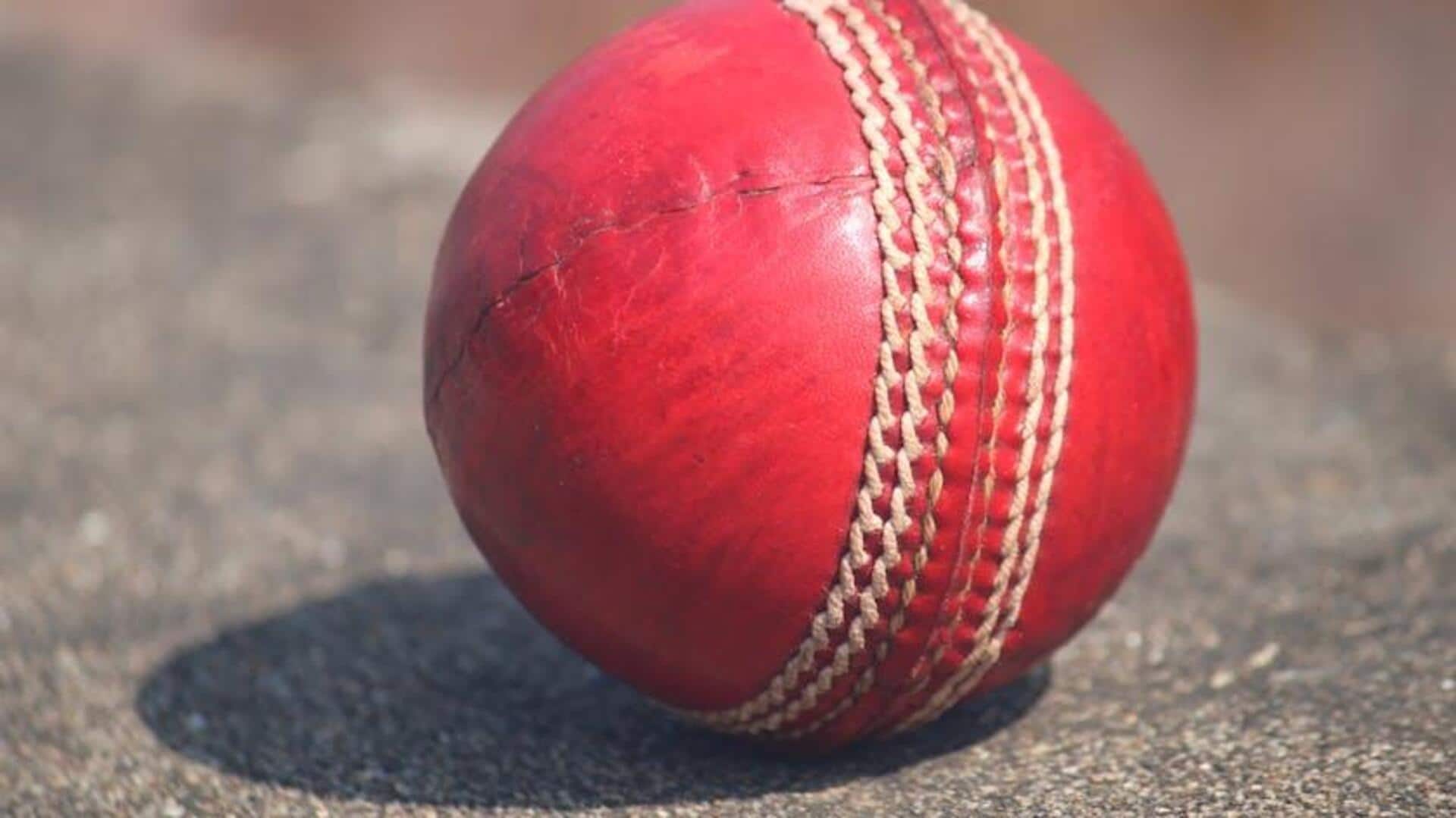 Bagaimana pola jahitan pada bola kriket terbentuk?