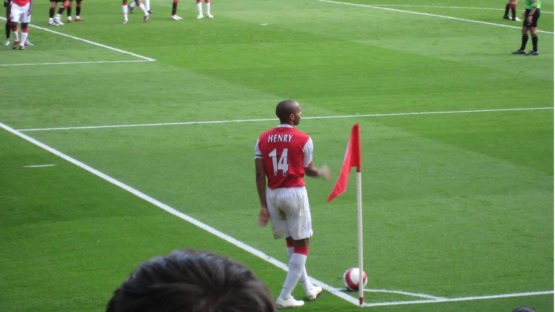 Mengapa bendera sudut sepak bola tidak dipasang dengan kaku di tanah?