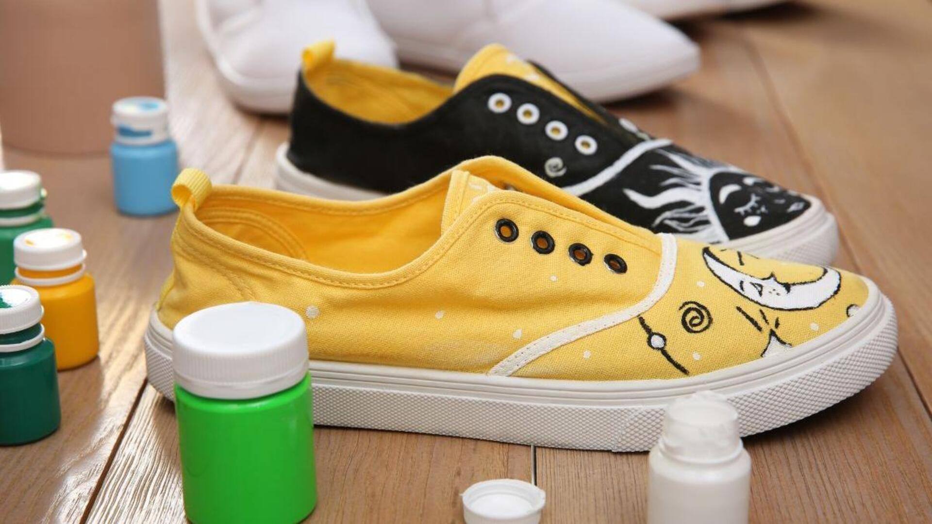 Tip merawat sepatu di musim hujan