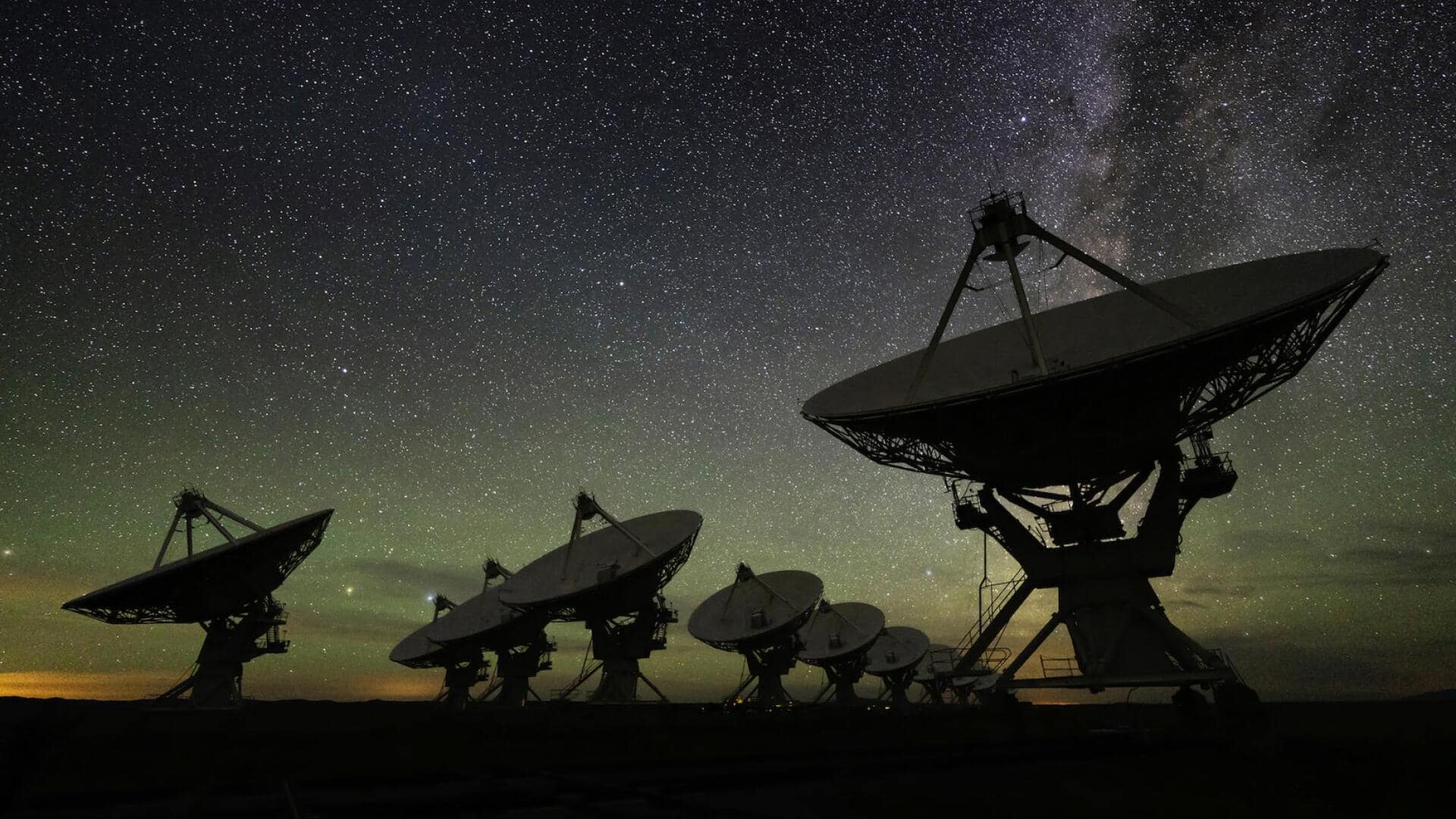 Mengungkap Pancaran Sinyal Radio Misterius dari Planet-Planet di Tata Surya