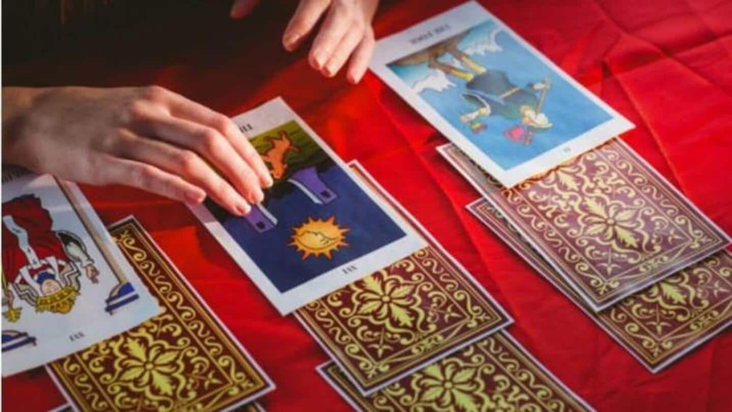 Apa Itu Seni Membaca Kartu Tarot? (Dan Apakah Prediksi Tarot Itu Nyata)