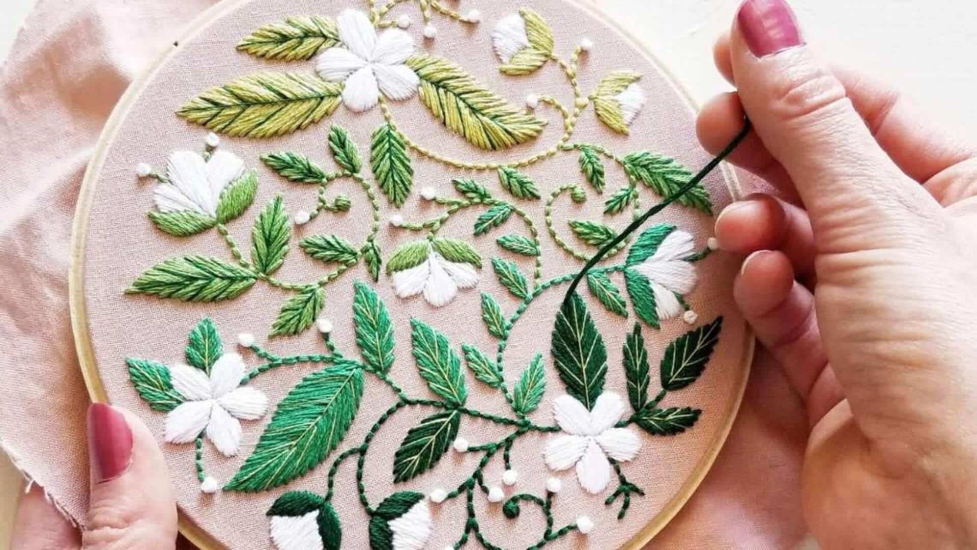 Tingkatkan pakaian dengan motif bordir Chikankari