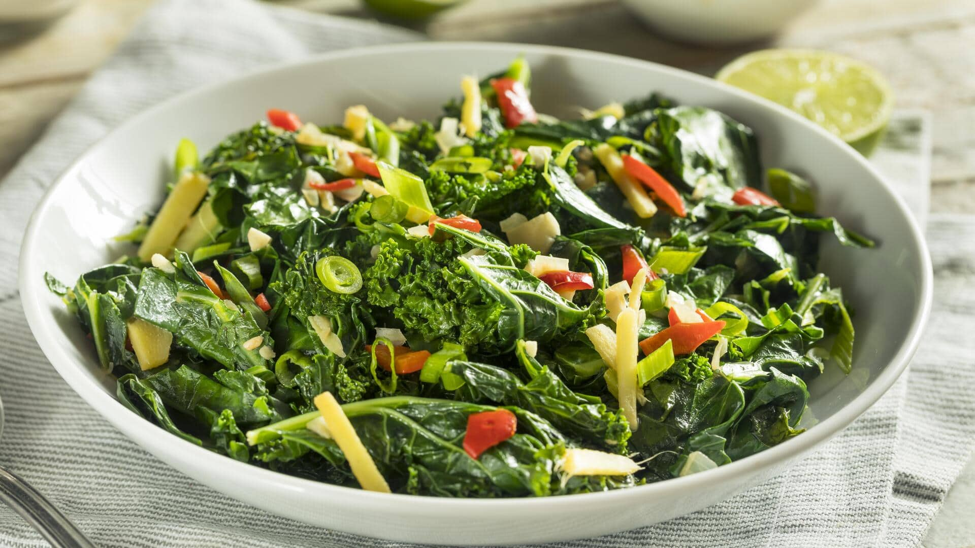 Resep vegan detoksifikasi dengan Collard Greens