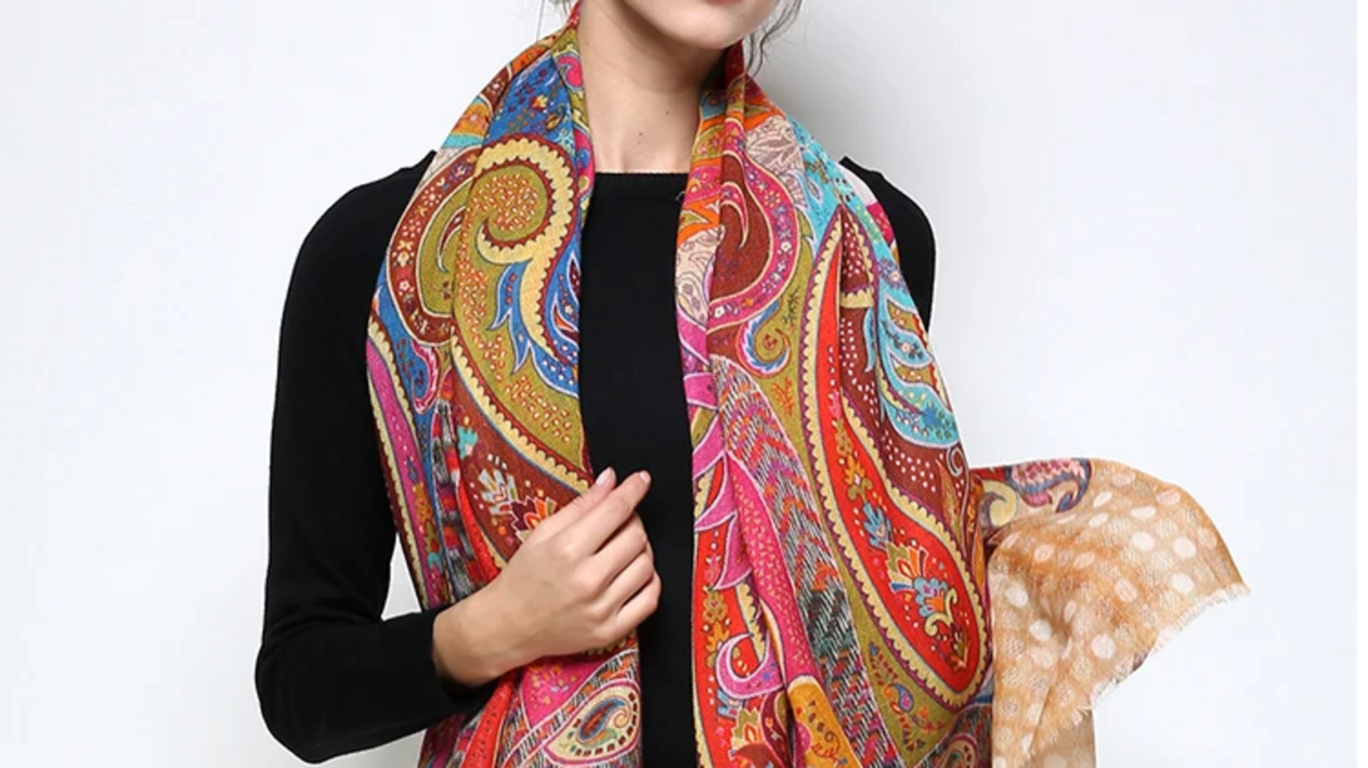 Syal yang harus dimiliki untuk gaya India sepanjang tahun