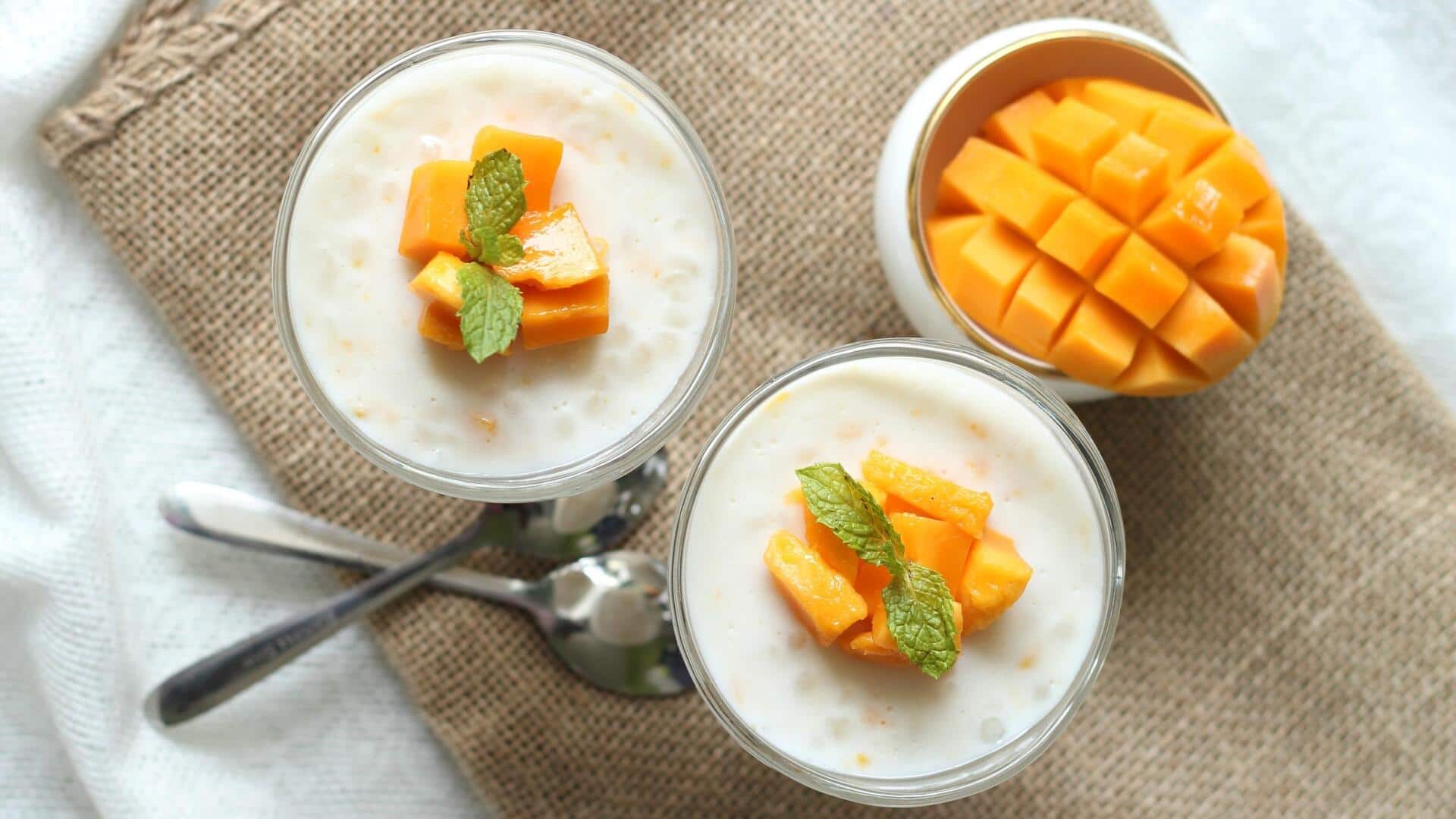 Hidangan Penutup Berbasis Tumbuhan Indonesia dengan Sirup Buah Eksotis