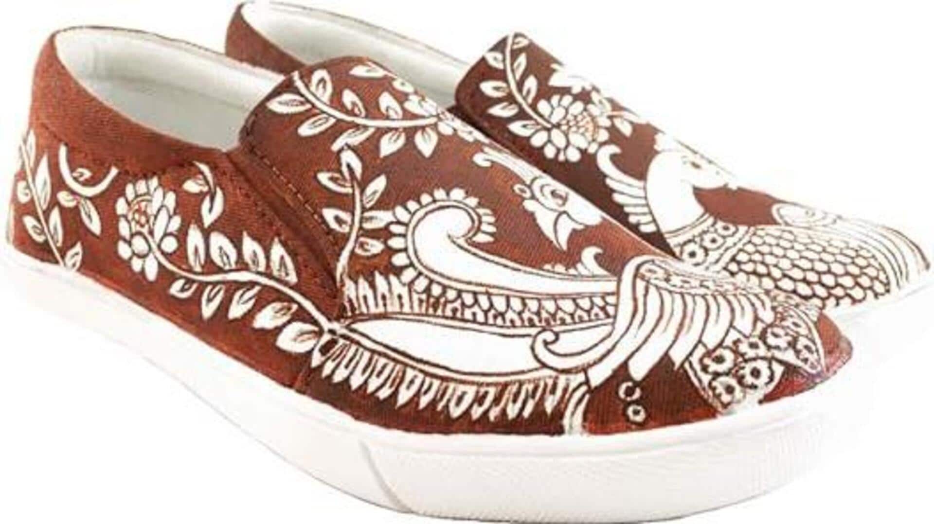 Lima sepatu slip-on Kalamkari untuk musim semi India