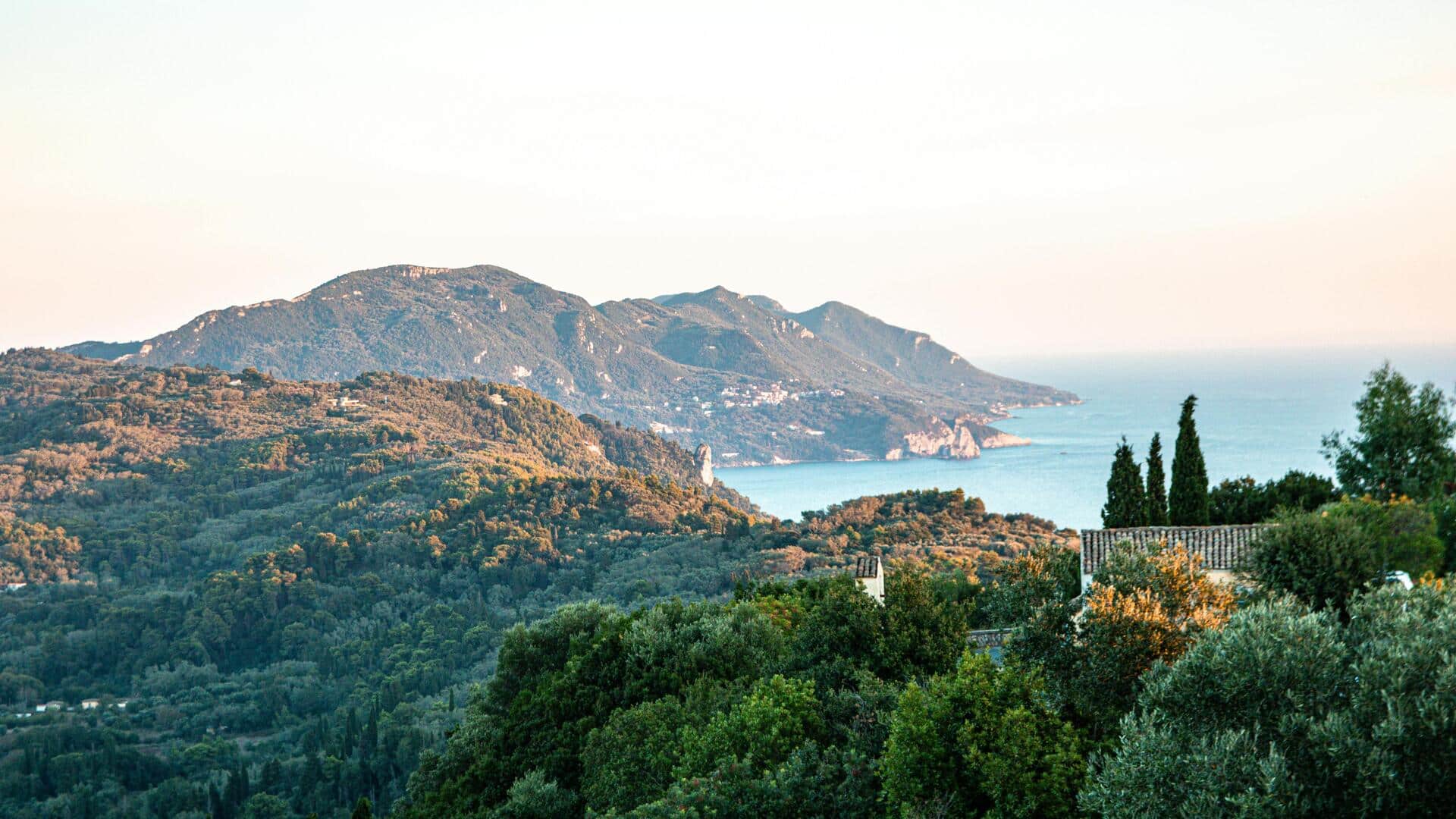 Pantai Tersembunyi di Corfu, Yunani