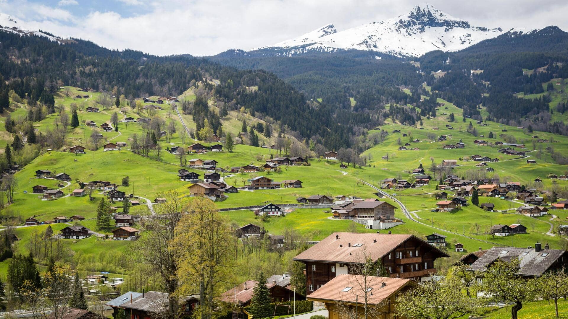 Desa Menawan di Pegunungan Alpen Swiss untuk Dijelajahi