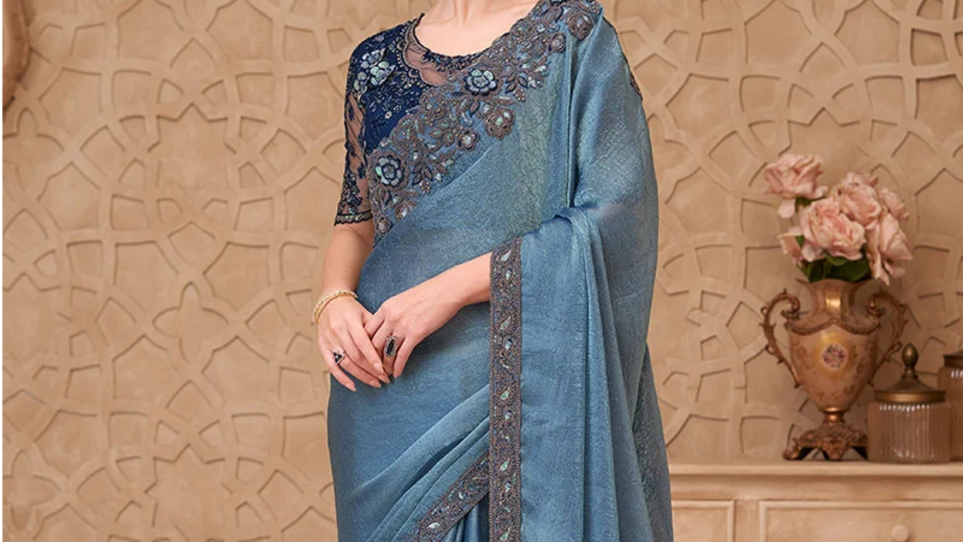 Logam menghidupkan kembali keanggunan busana formal India