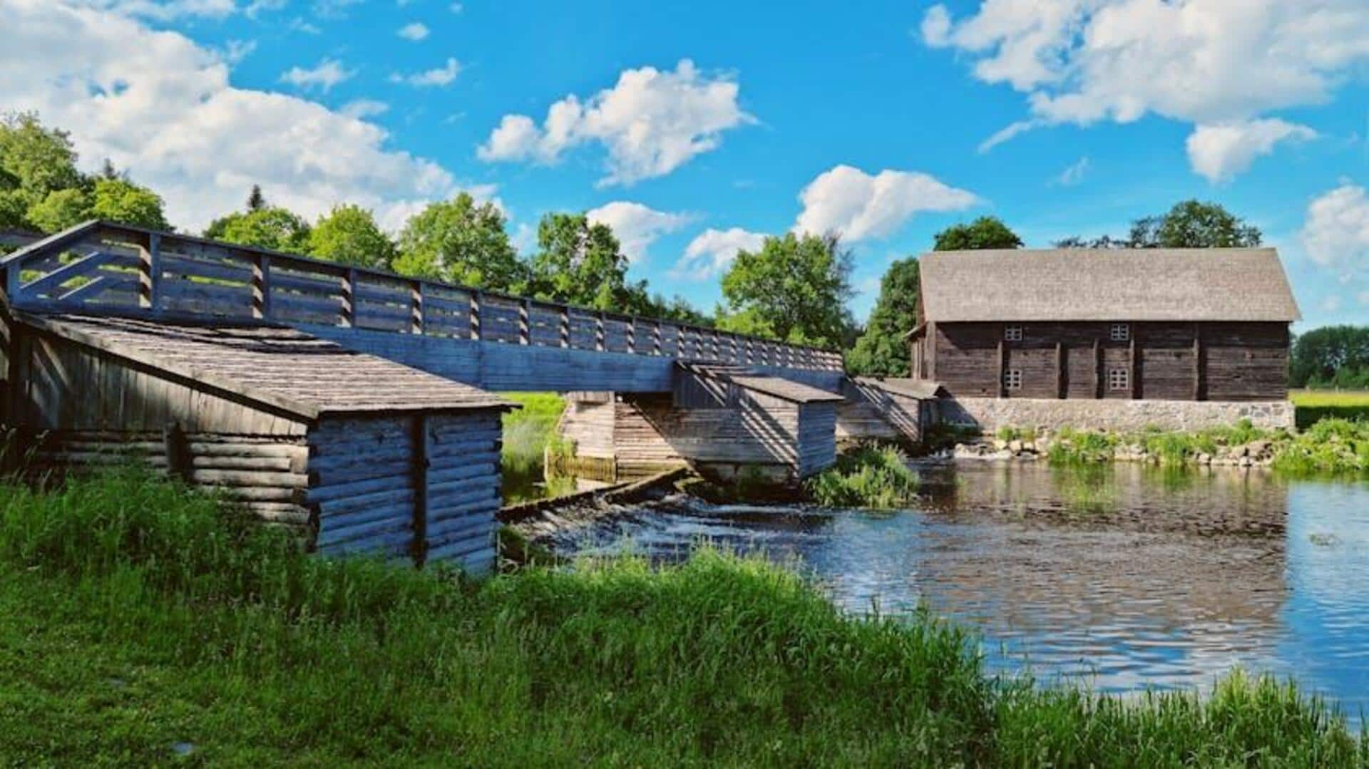 Desa Rumah Kayu di Estonia: Lima Tempat Menawan untuk Retret Tenang