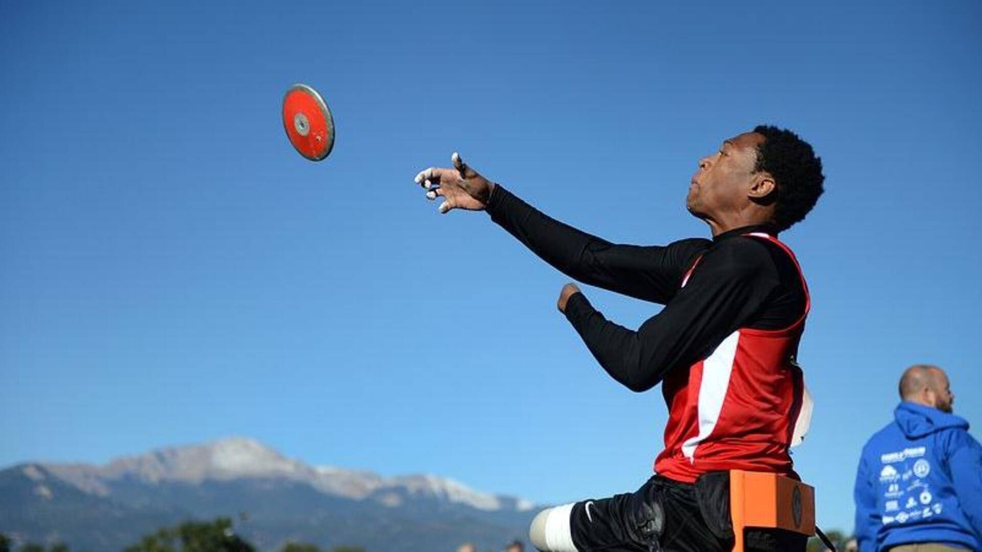 Menguasai lemparan jauh Frisbee