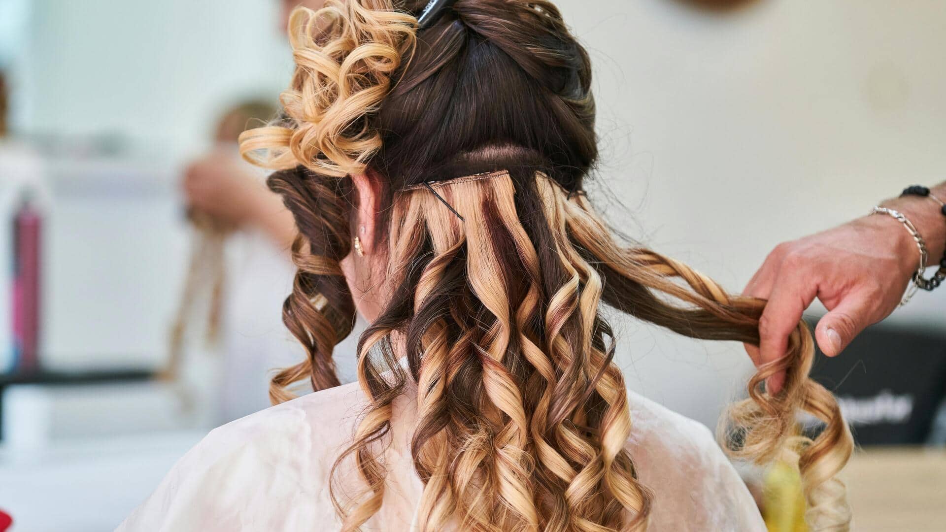 Ciptakan gaya rambut minimalis yang elegan