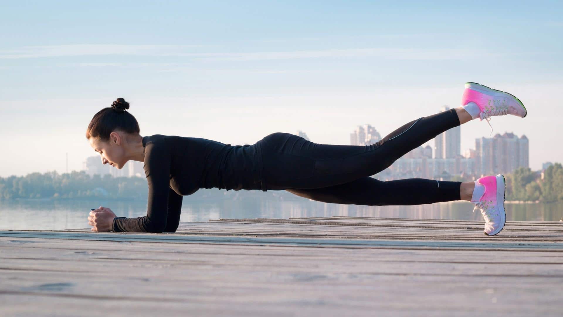 Manfaat Beberapa Variasi Plank untuk Kekuatan Tubuh Manfaat Beberapa Variasi Plank untuk Kekuatan Tubuh