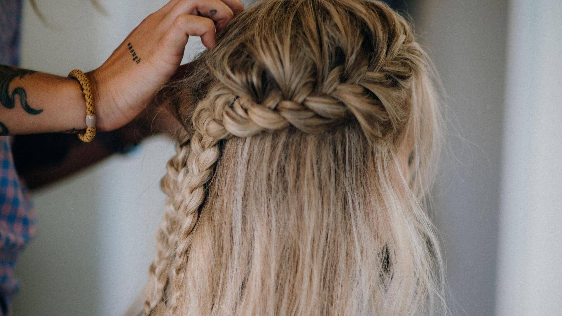 Gaya rambut Boho untuk musim panas India
