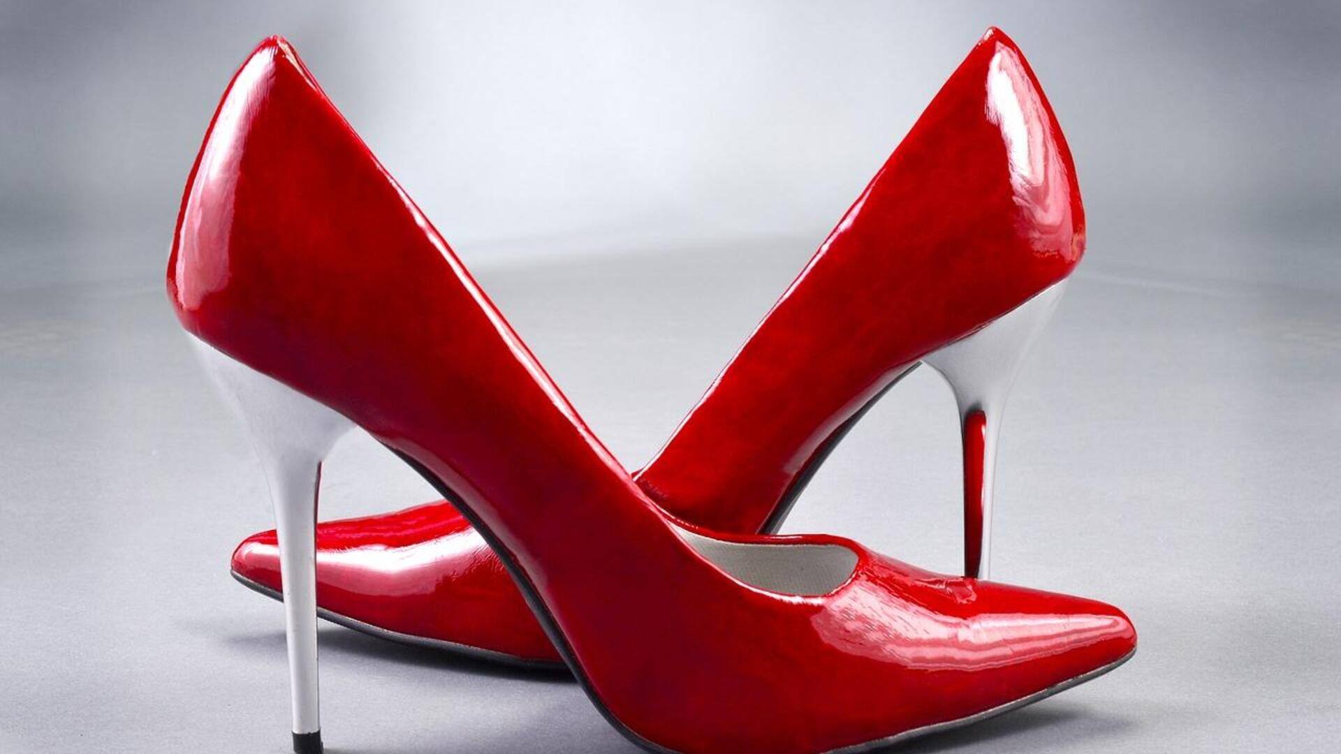 Sepatu hak tinggi yang wajib dimiliki