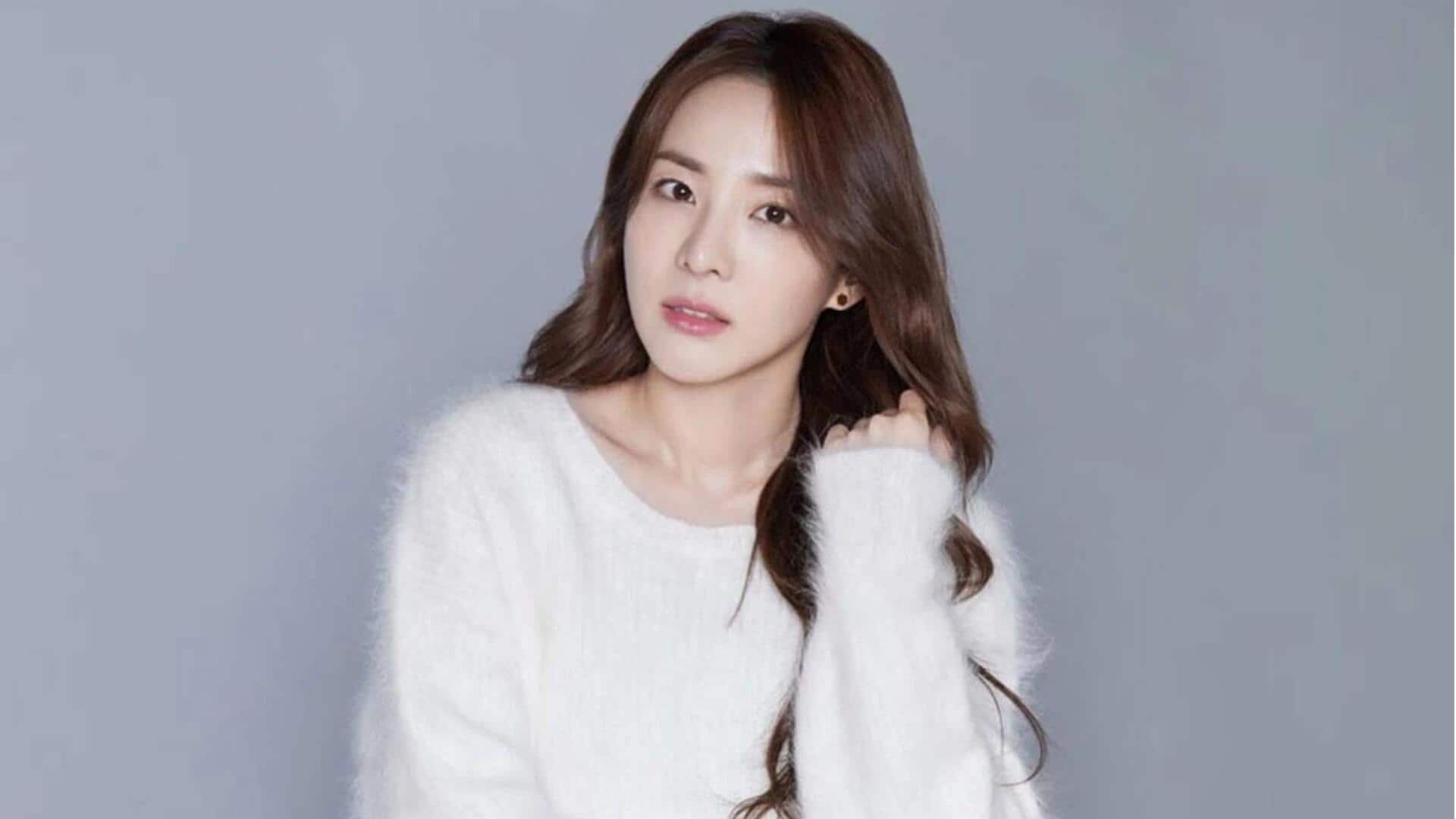 Evolusi fesyen Sandara Park selama bertahun-tahun Evolusi fesyen Sandara Park selama bertahun-tahun