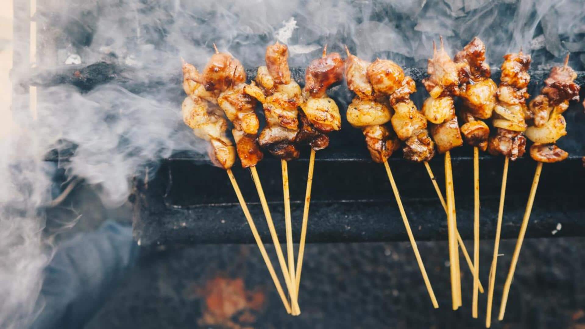 Menikmati Cita Rasa Hidangan Jalanan Indonesia dengan Aroma Berasap