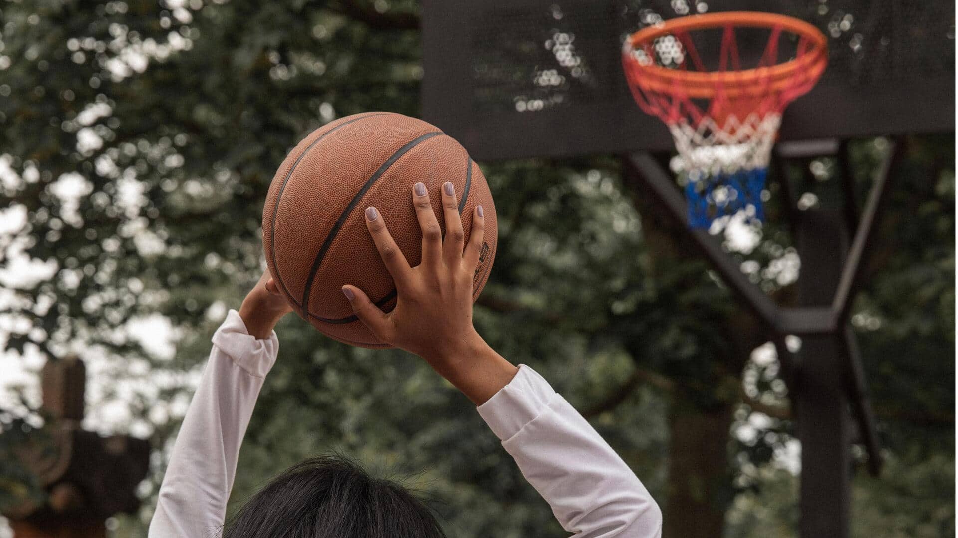 Sejarah di balik pelanggaran dan lemparan bebas dalam bola basket