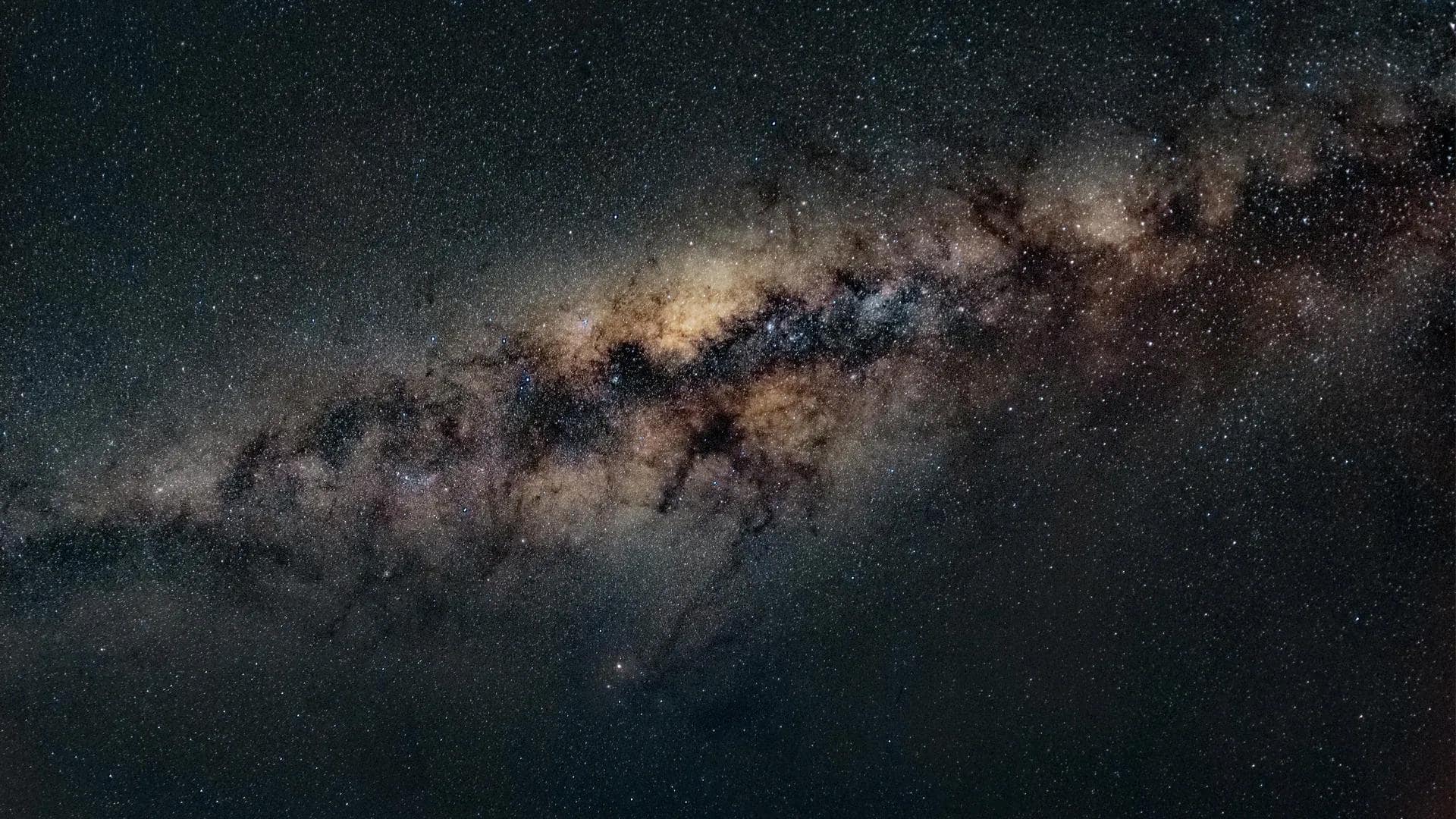 Fakta Tak Terduga tentang Karbon Kosmik