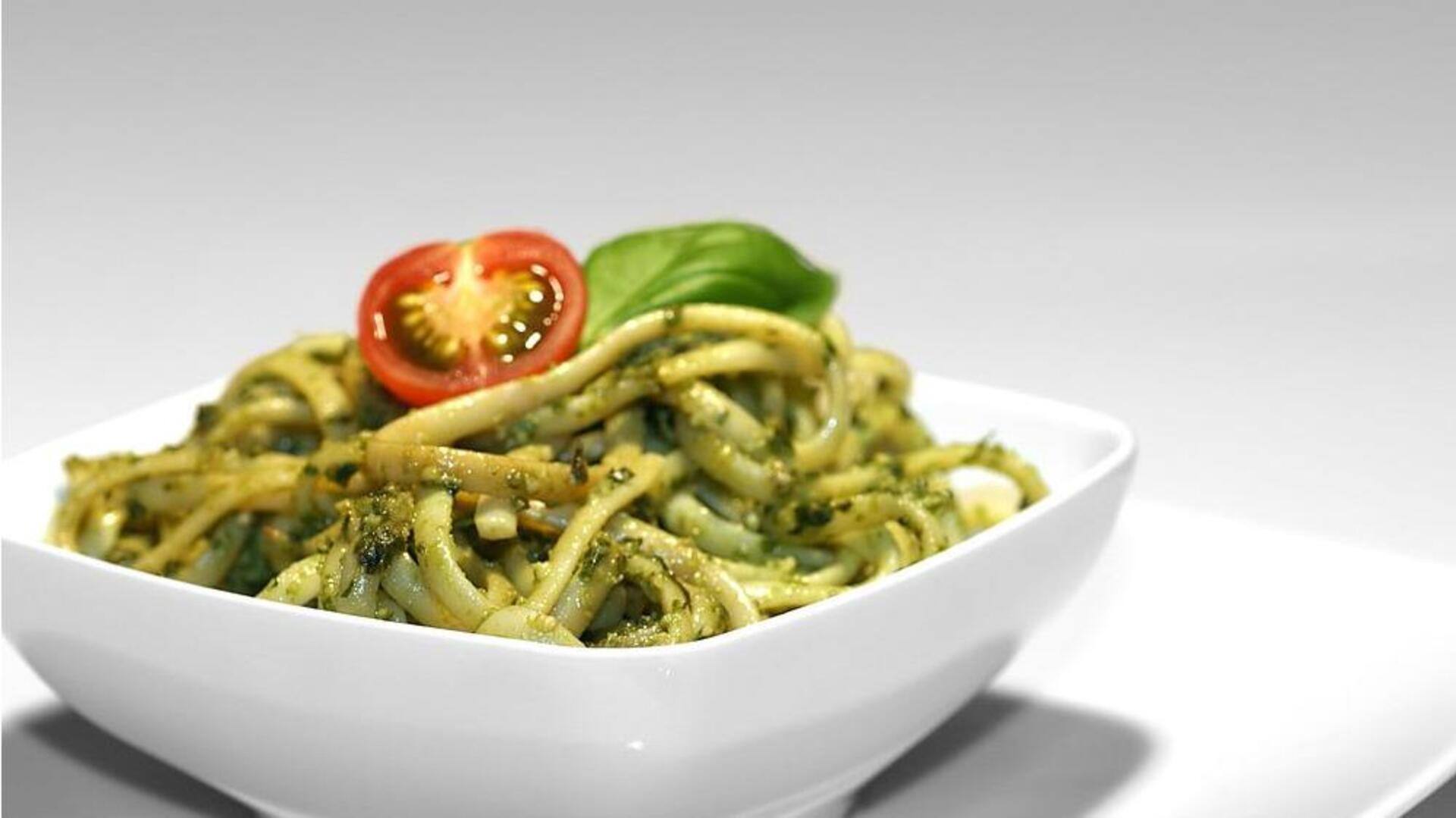 Pasta Pesto Kemiri ala Indonesia: Panduan memasak vegan Pasta Pesto Kemiri ala Indonesia: Panduan memasak vegan