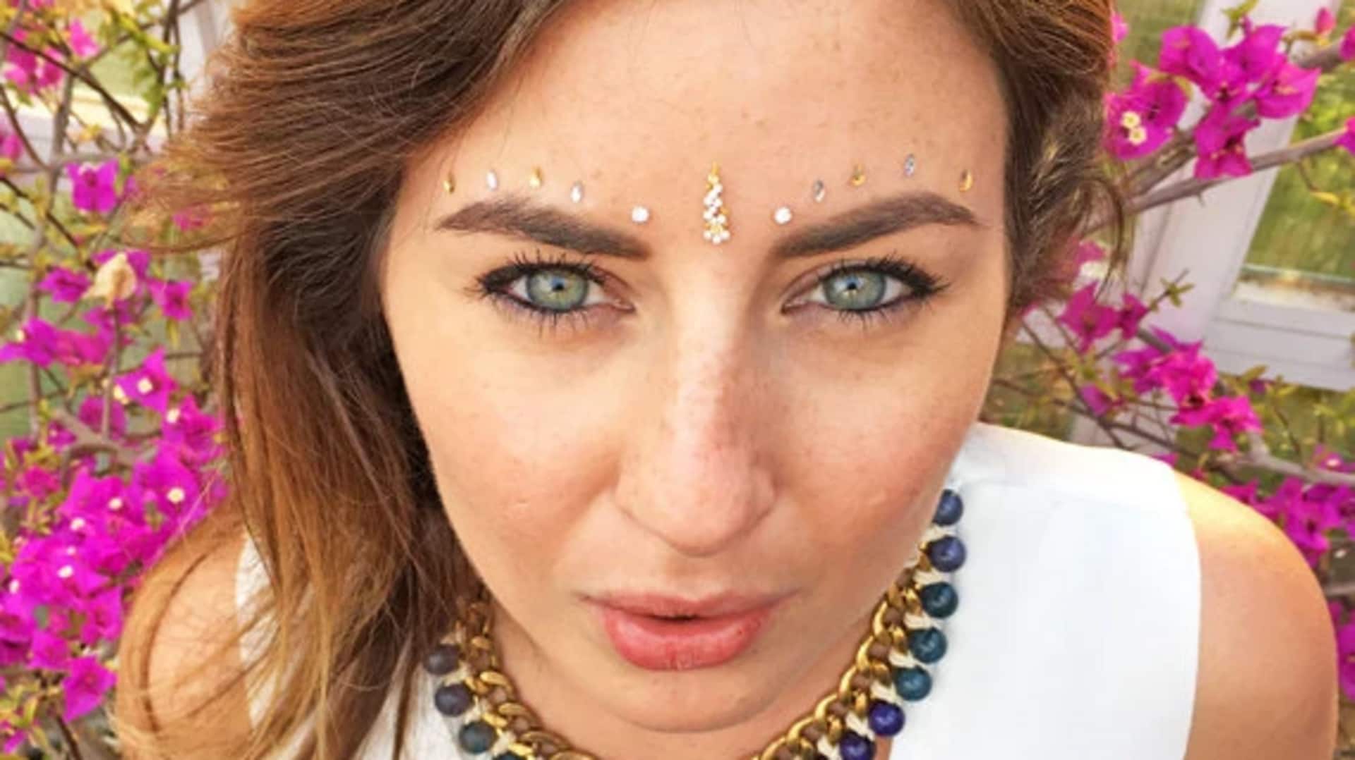 Lima desain bindi abadi untuk riasan India yang meriah