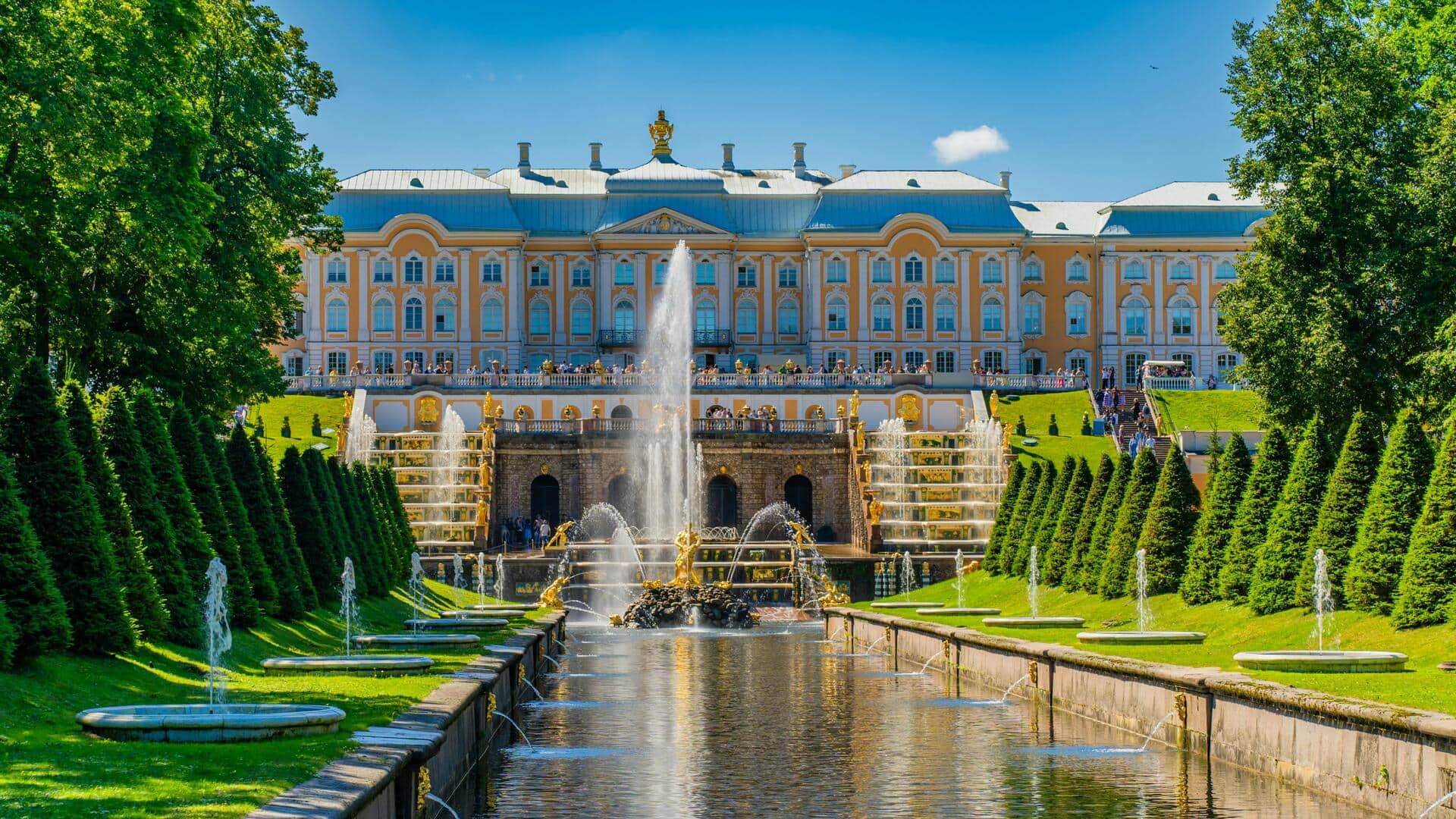 Keajaiban Arsitektur Dongeng di Saint Petersburg