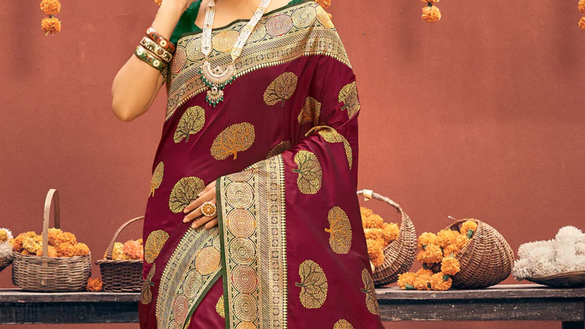 Keanggunan abadi saree Banarasi