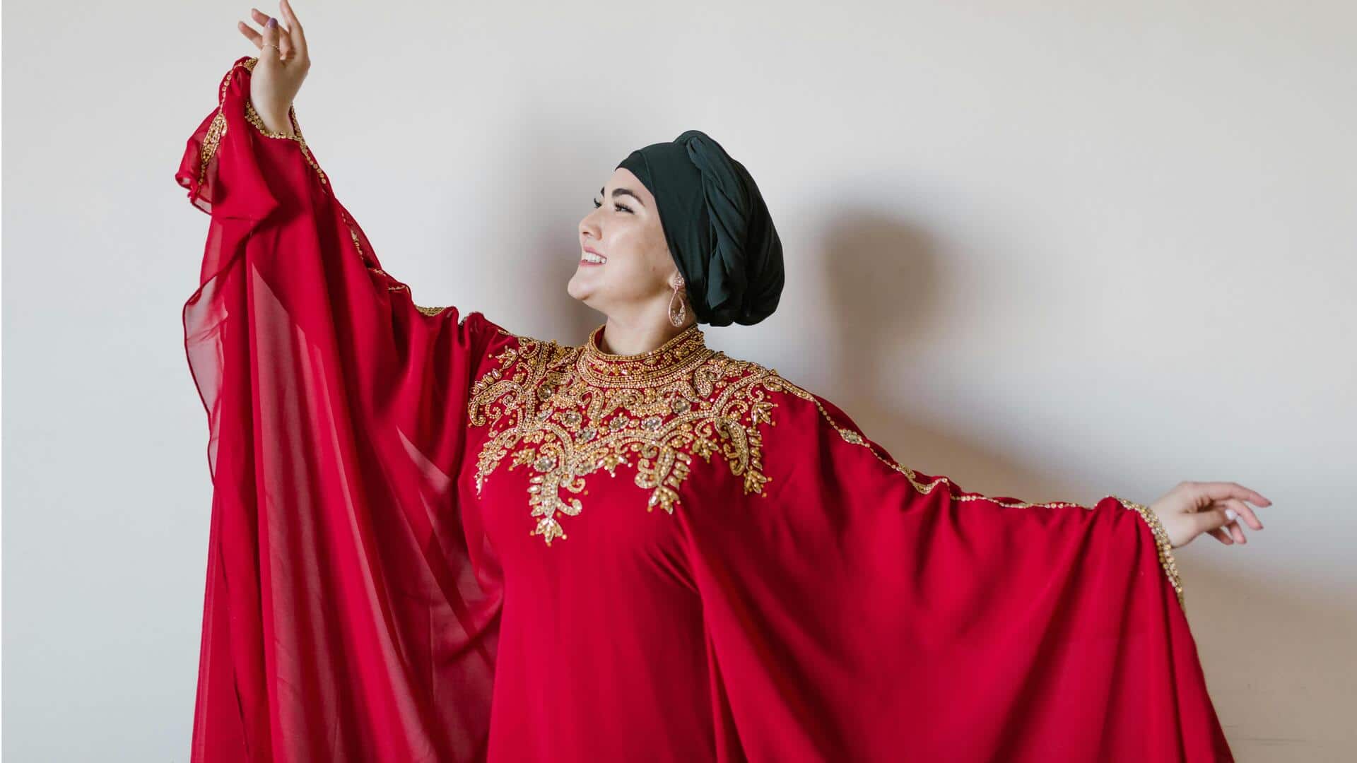 Mengapa kaftan tetap cantik dan abadi?