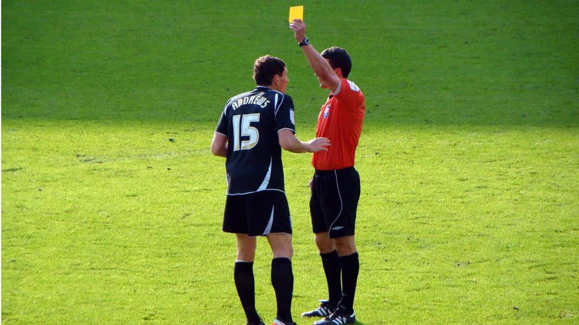 Mengapa kartu berwarna digunakan dalam sepak bola? Mengapa kartu berwarna digunakan dalam sepak bola?