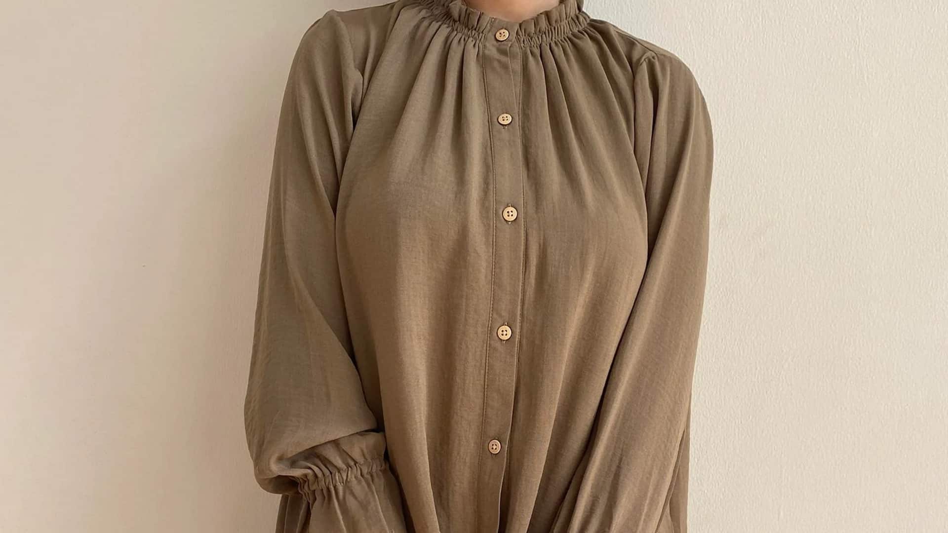 Blus berkerut: Tingkatkan tampilan elegan Anda