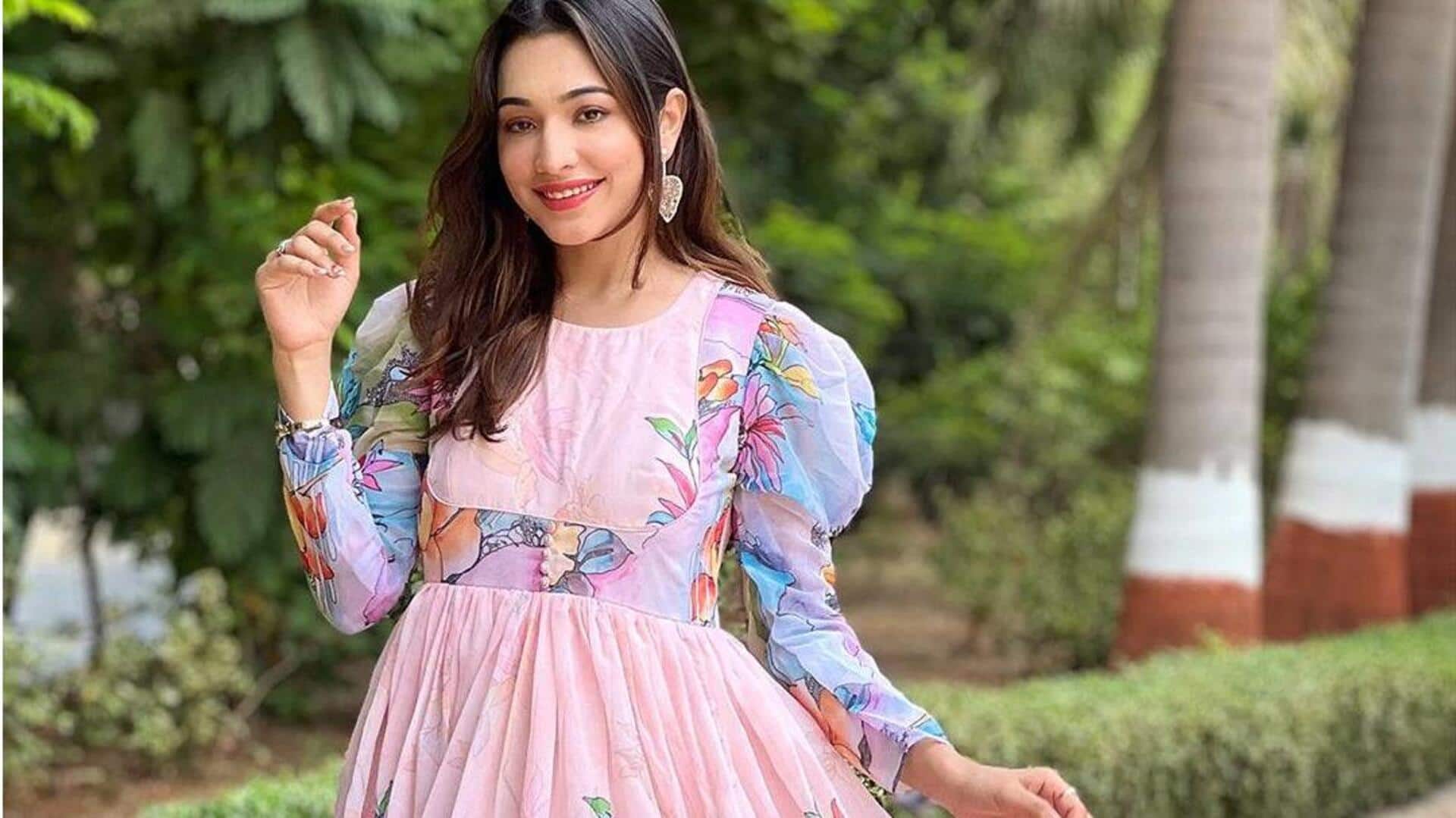 Cara modis memakai gaun cetak blok India