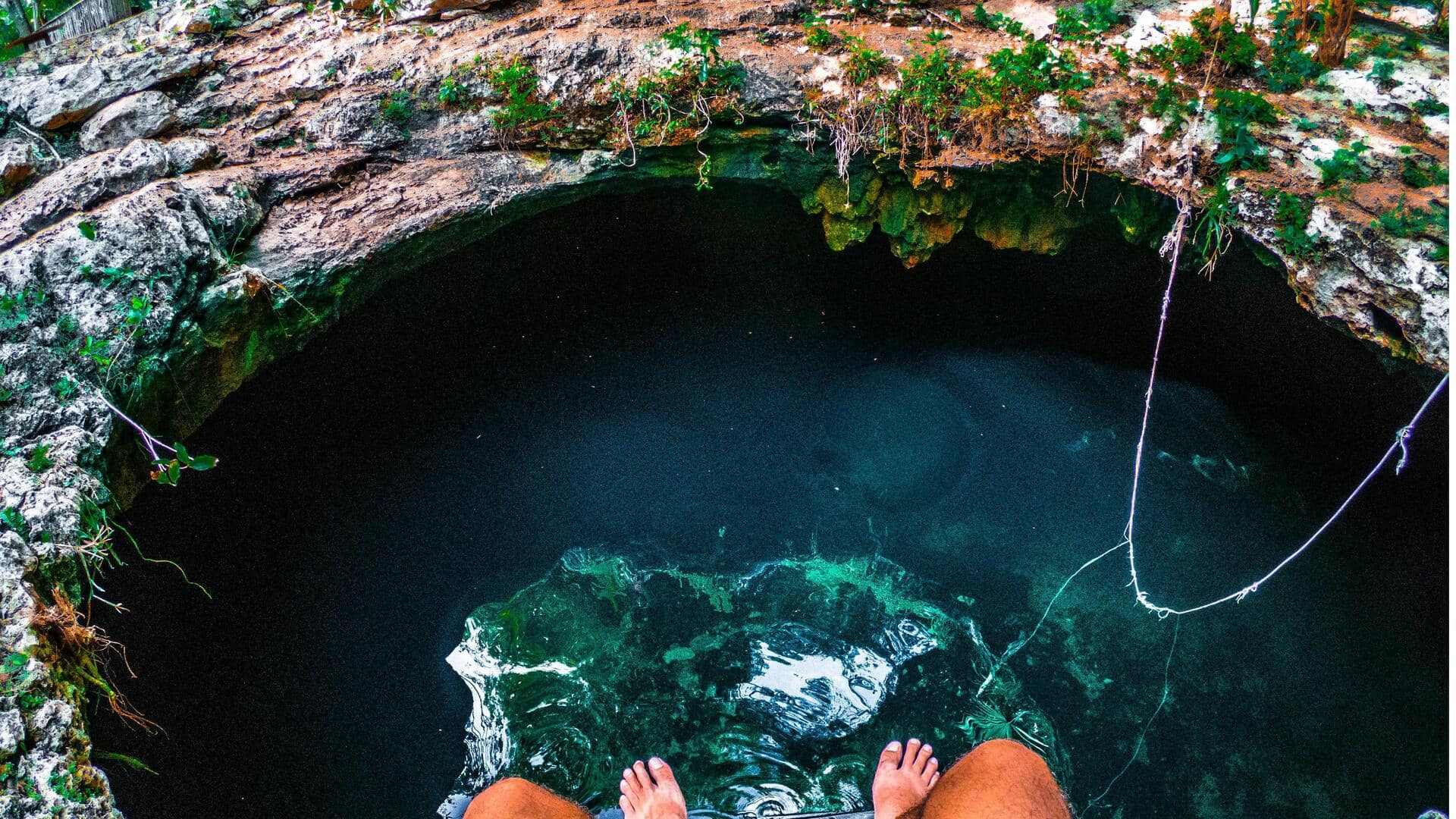 Menyelam di Gua Cenote Meksiko