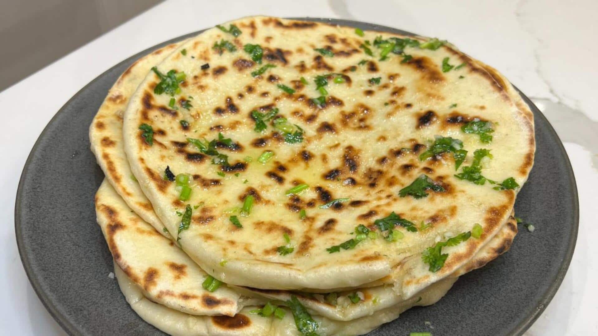 Variasi Naan India yang Unik dengan Isian Vegetarian 