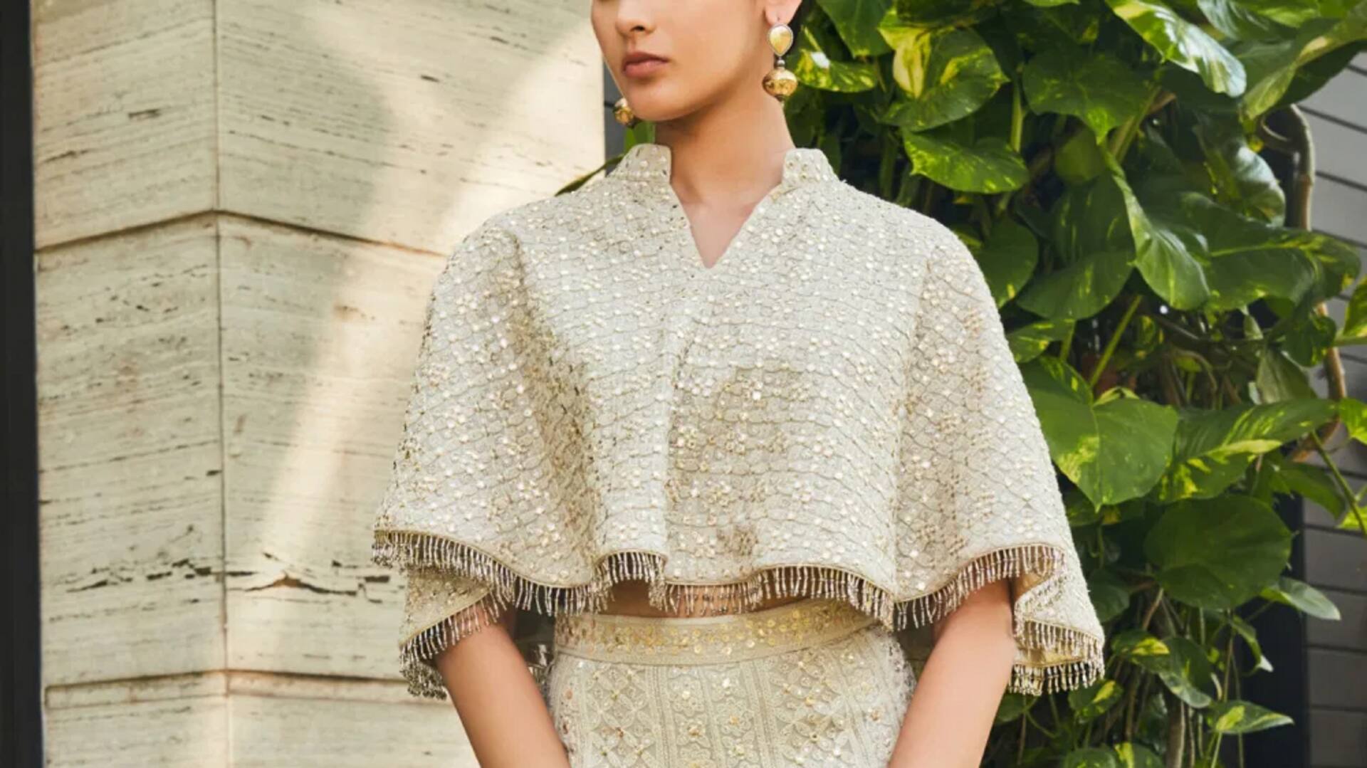 Lima gaya cape chikankari yang nyaman untuk musim semi awal