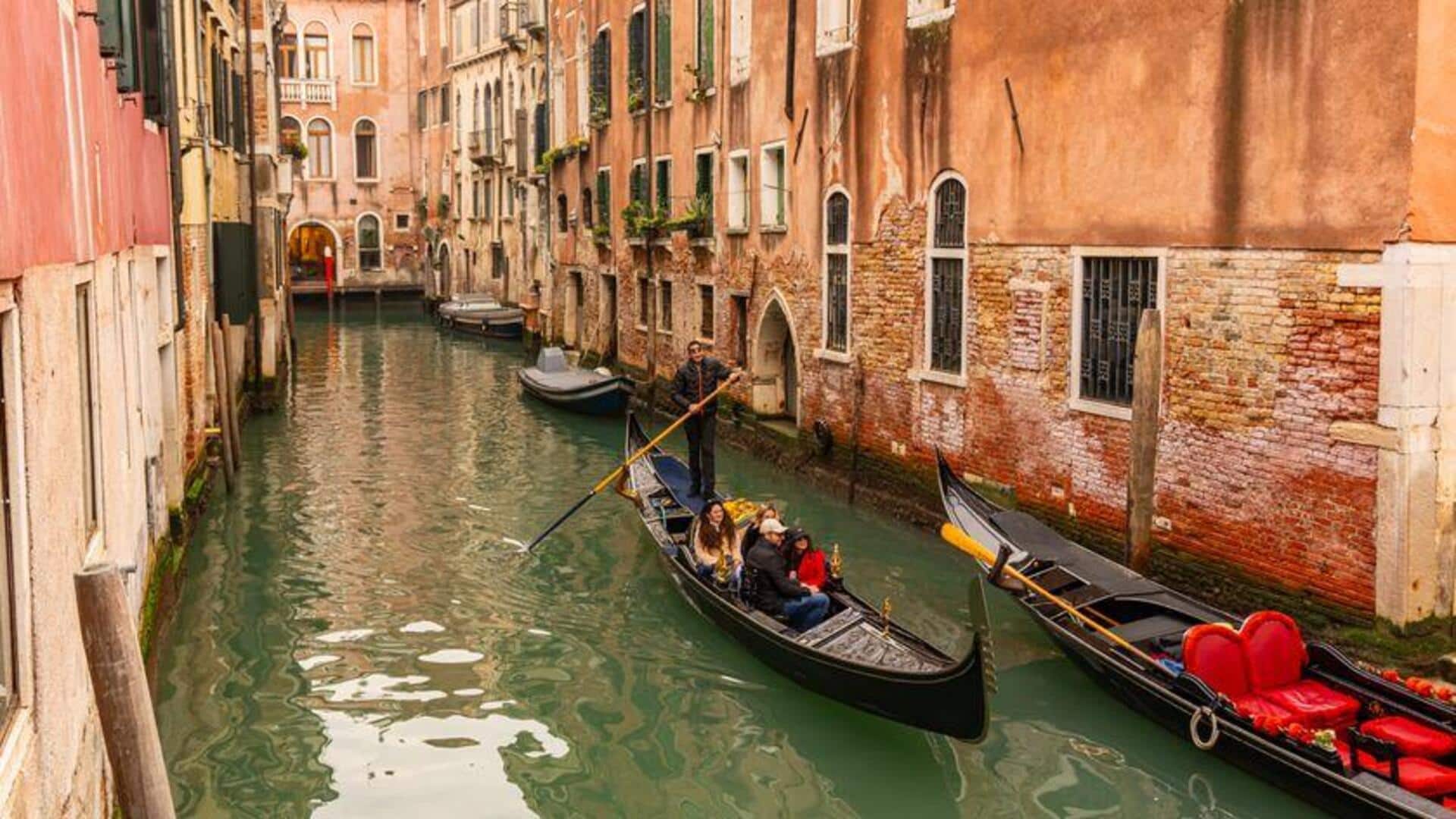 Petualangan Visual di Kanal-Kanal Venesia, Italia