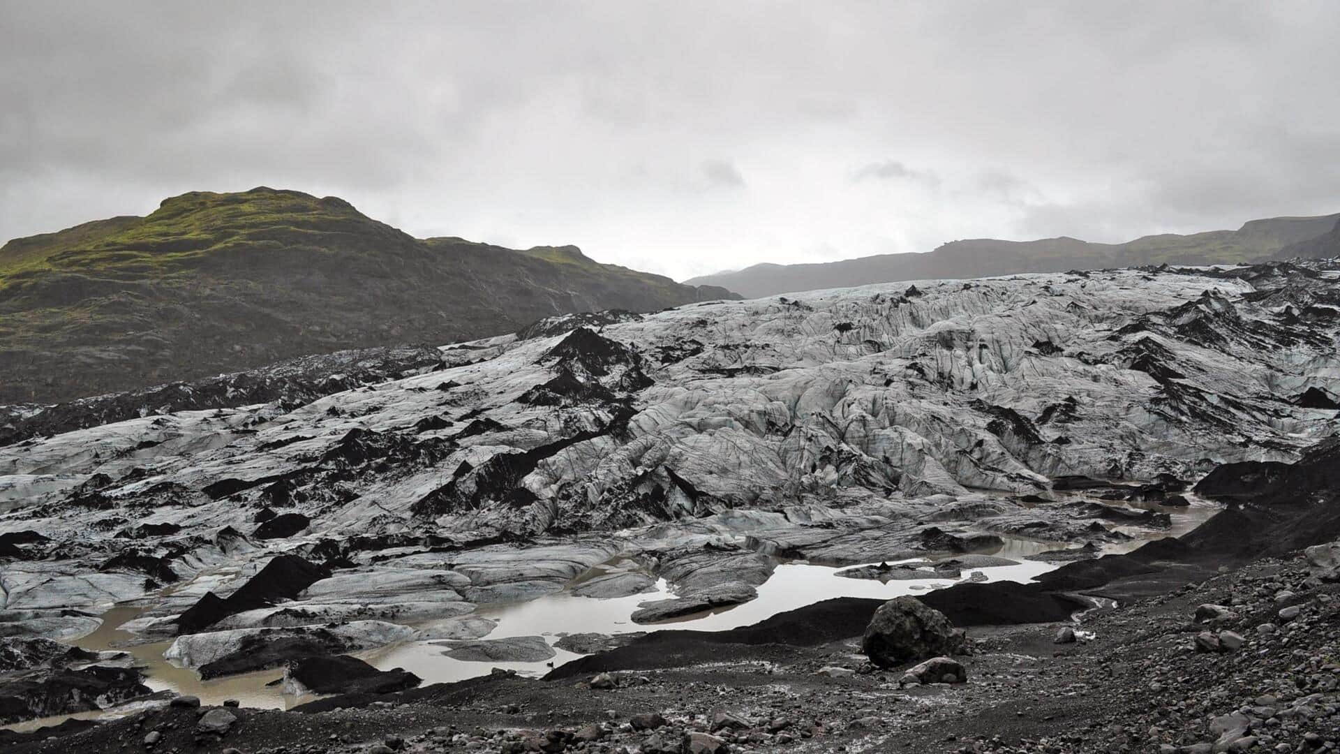 Mengagumi Gletser Islandia: Pesona Es yang Menakjubkan