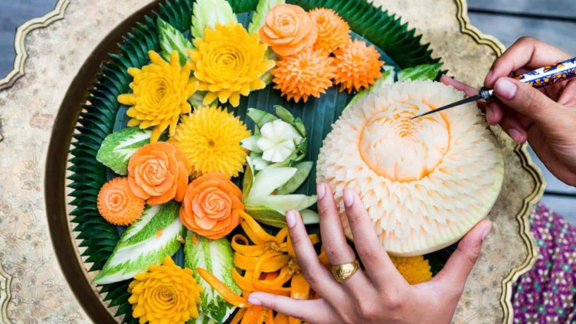 Seni Mengukir Buah: Ciptakan Pusat Hidangan yang Menakjubkan