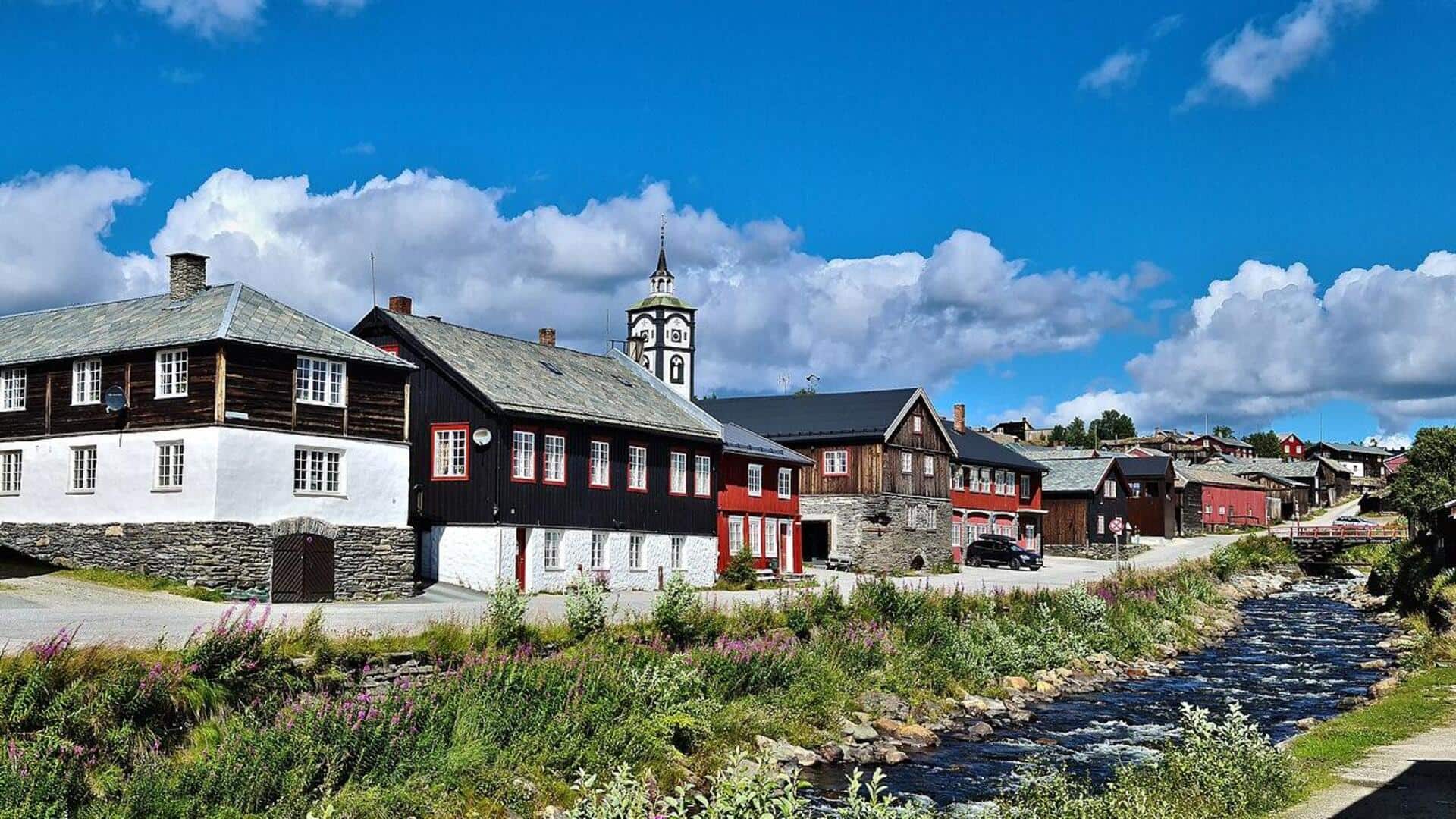 Temukan Pesona Kota Kayu Berwarna-Warni di Norwegia