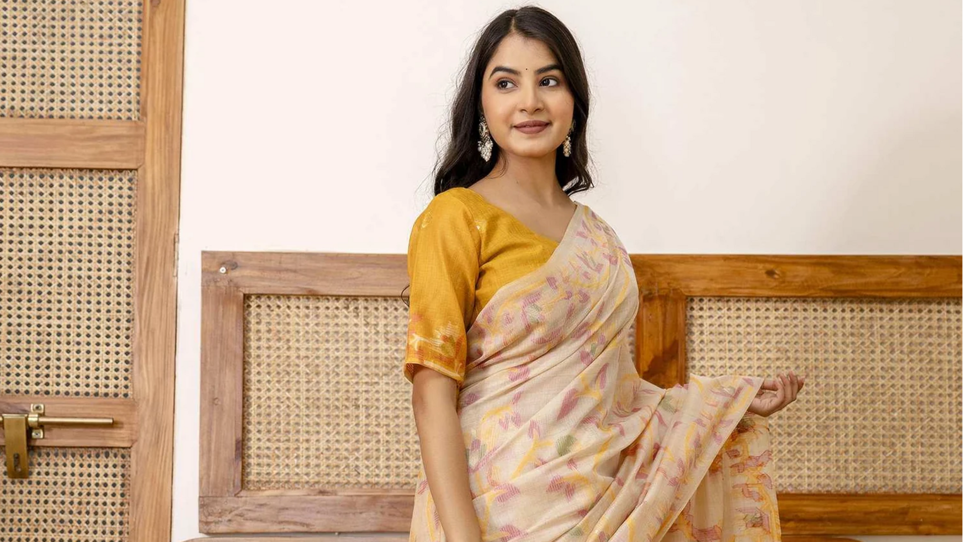 Kain tenun India: Sentuhan klasik untuk lemari modern