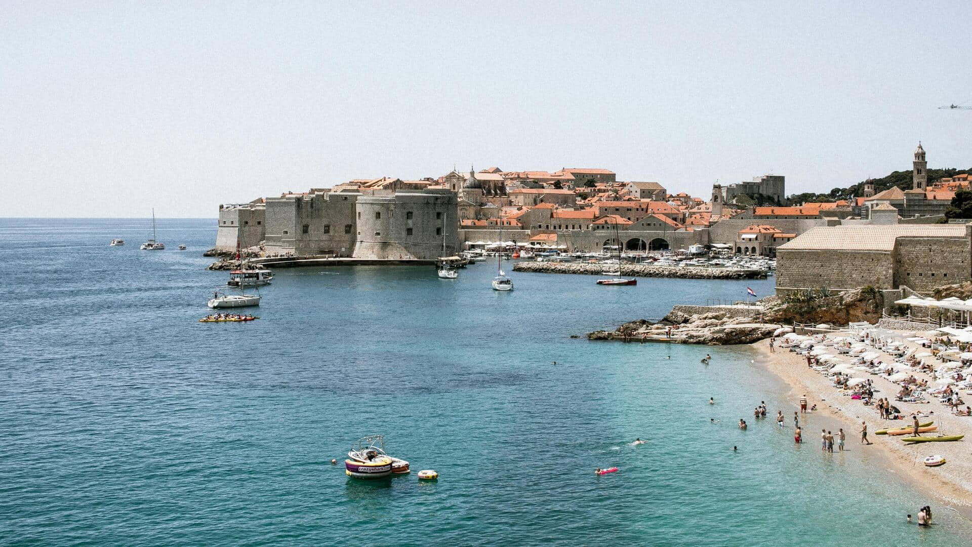 Menemukan Kafe Tersembunyi di Gang Bersejarah Dubrovnik