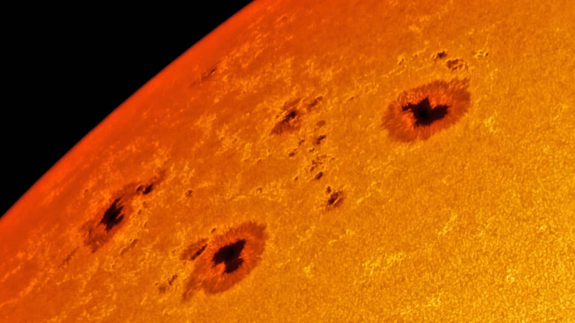 Mengungkap Penguruh Bintik Matahari terhadap Pola Medan Magnet Bumi