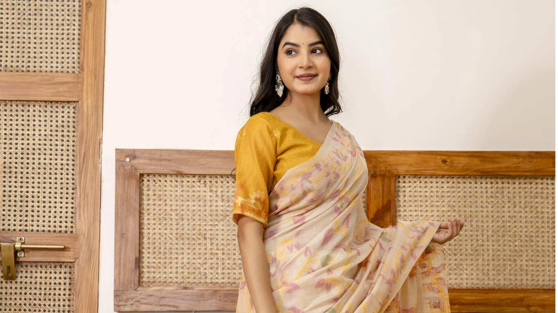 Sari tenun: Pilihan serbaguna untuk cuaca India yang berubah-ubah