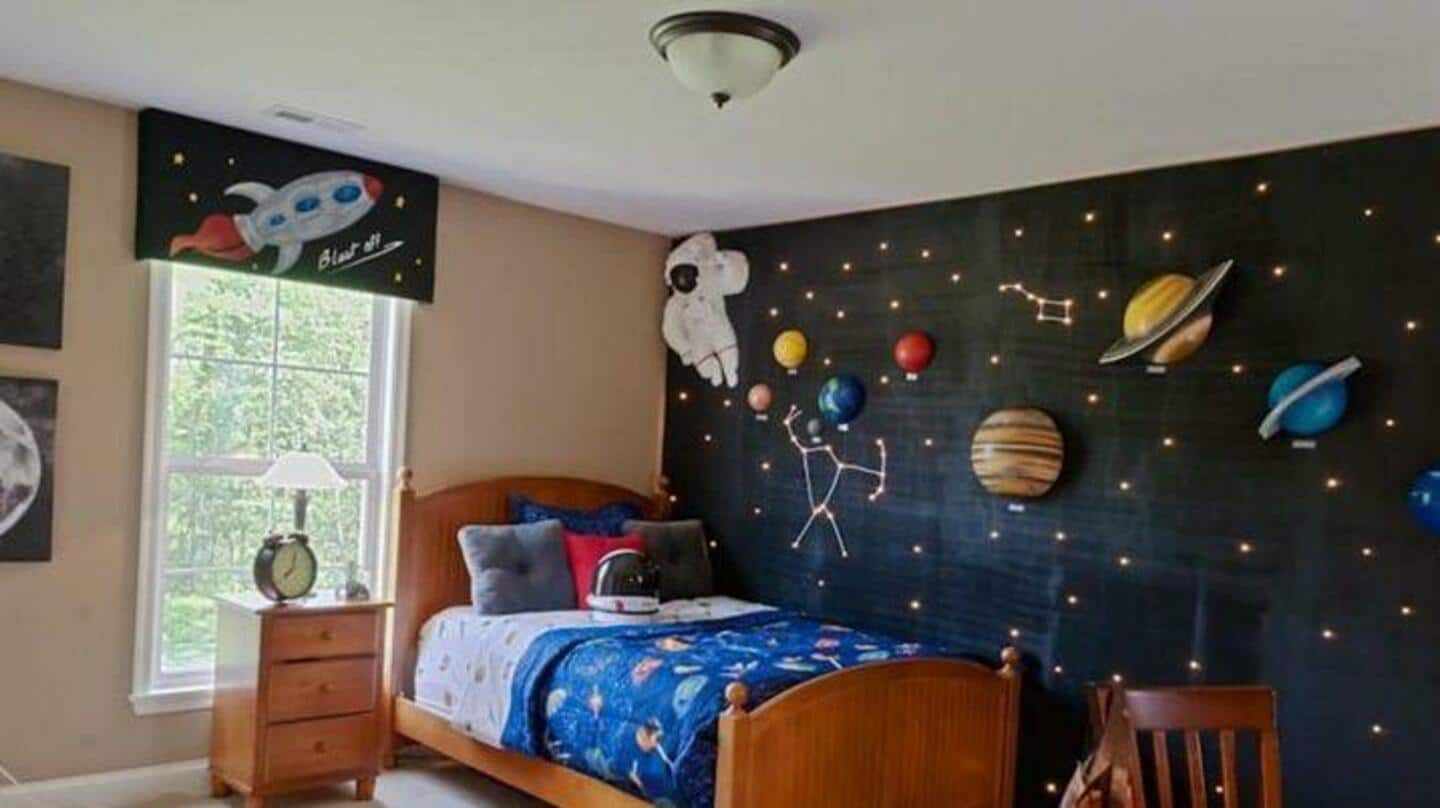 Cara menata kamar tidur bertema luar angkasa dengan cara mudah