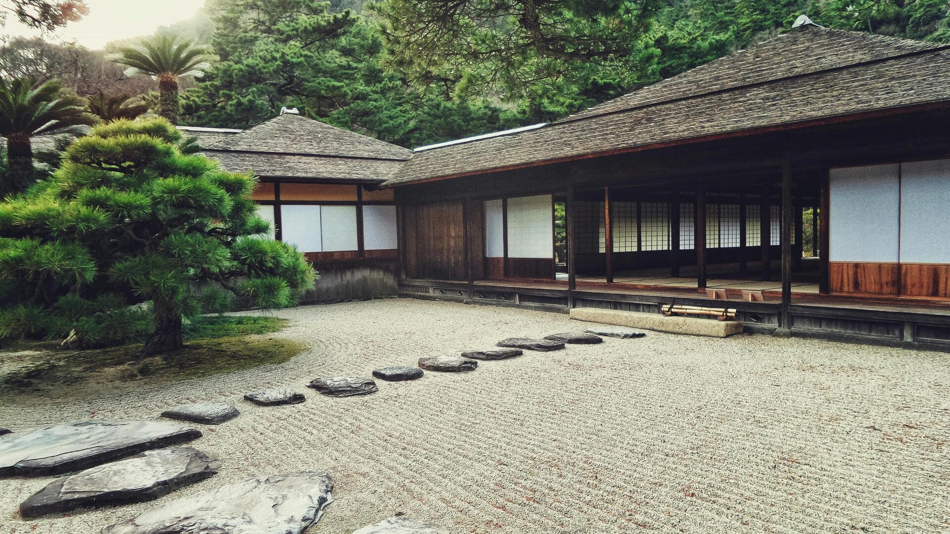 Temukan Ketenangan di Taman Zen Jepang