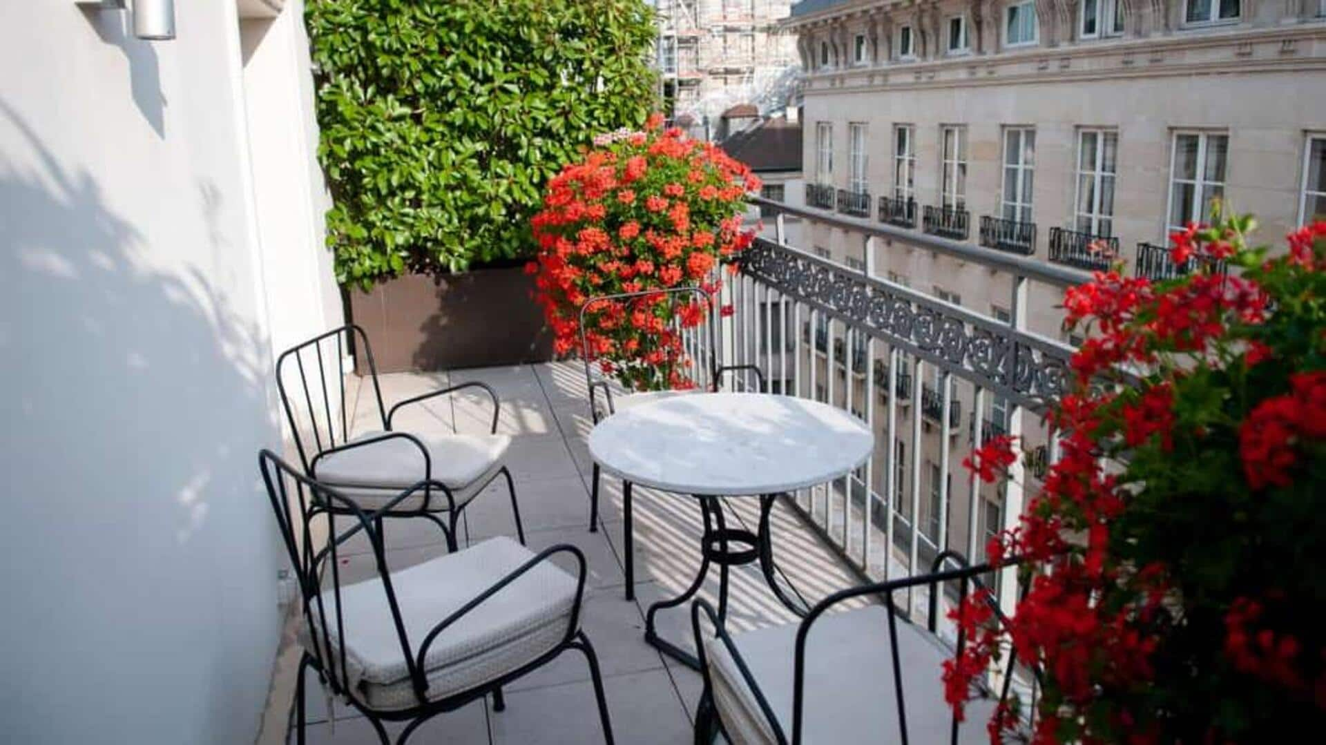 Balkon Parisian: Hadirkan Nuansa Elegan Di Luar Ruangan